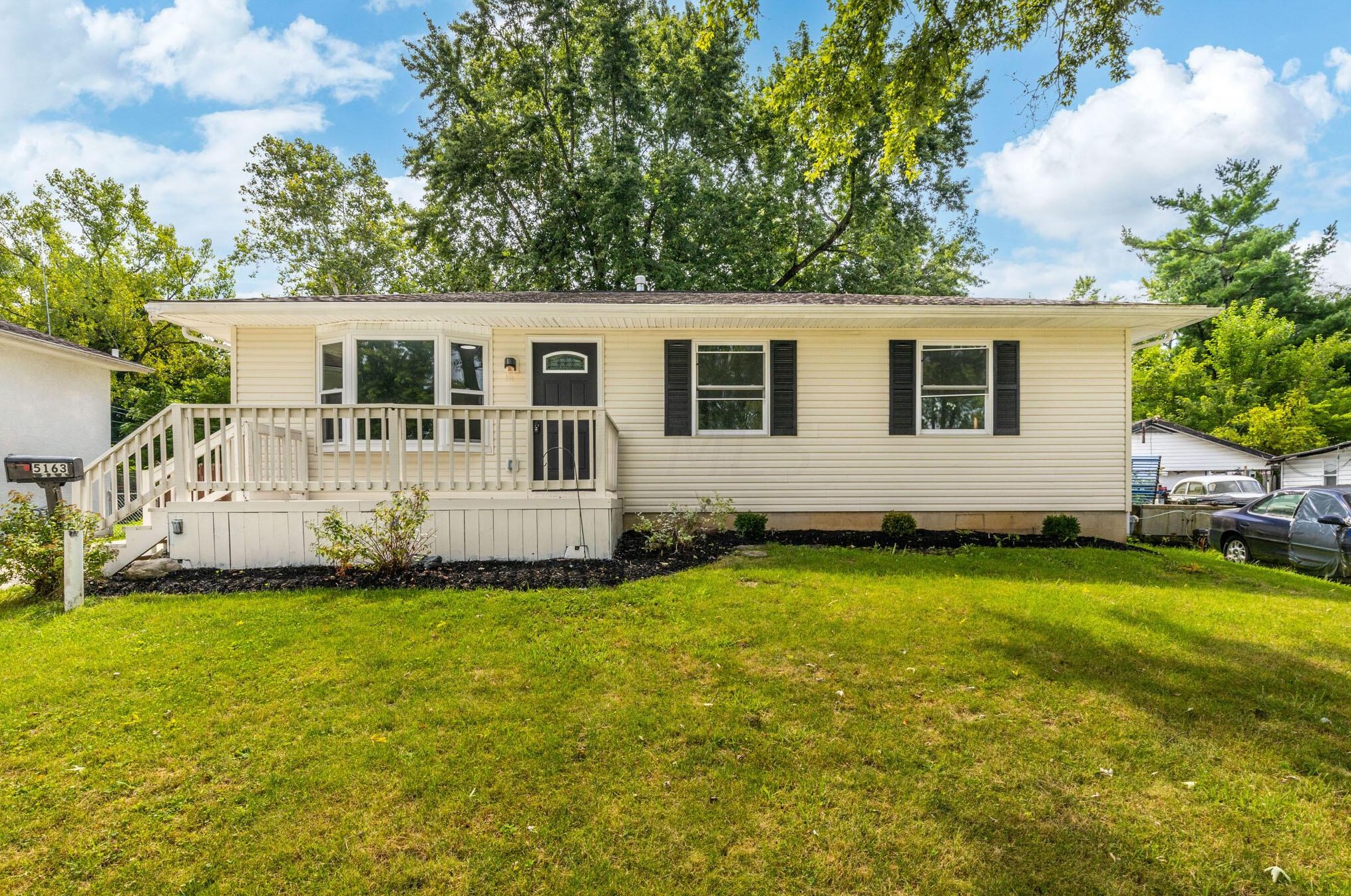 5163 Burdett Dr, Columbus, OH 43232-5962