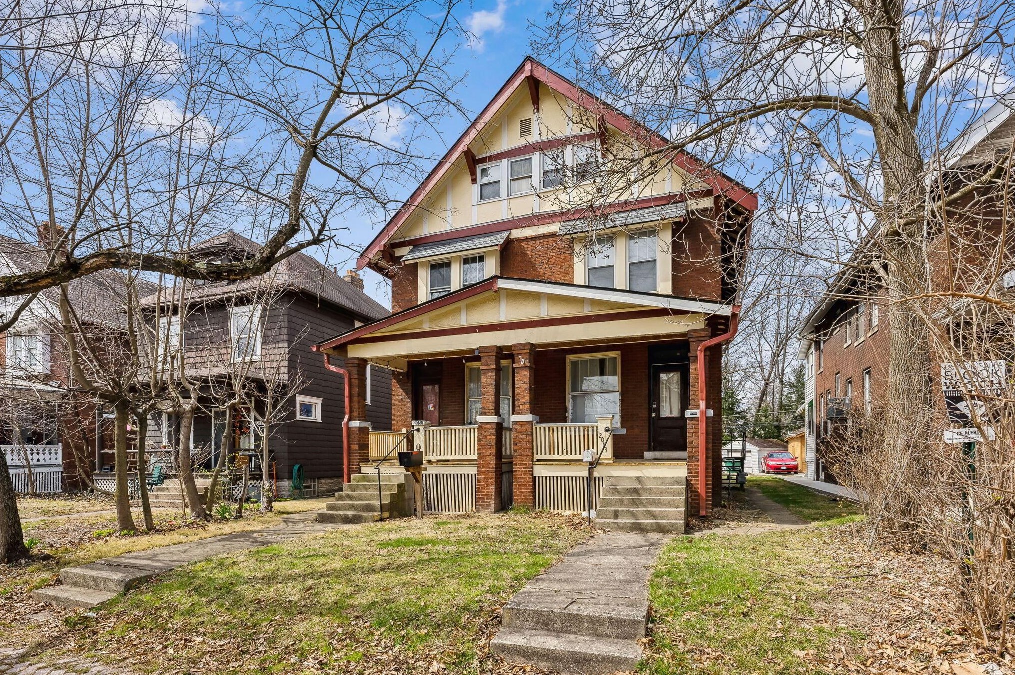 2061 4th St, Columbus OH 43201-1327 exterior