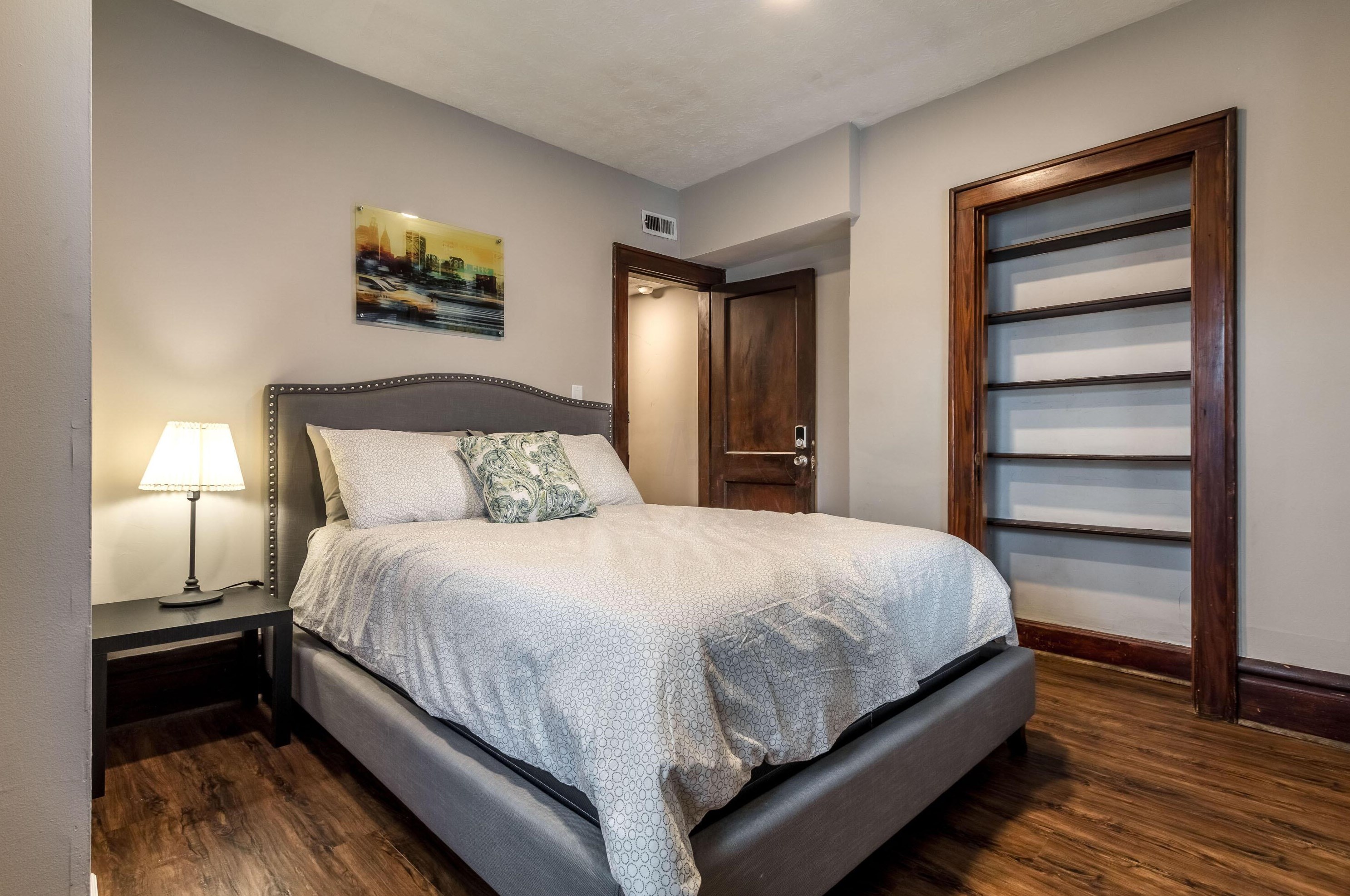 2061 4th St, Columbus OH 43201-1327 exterior