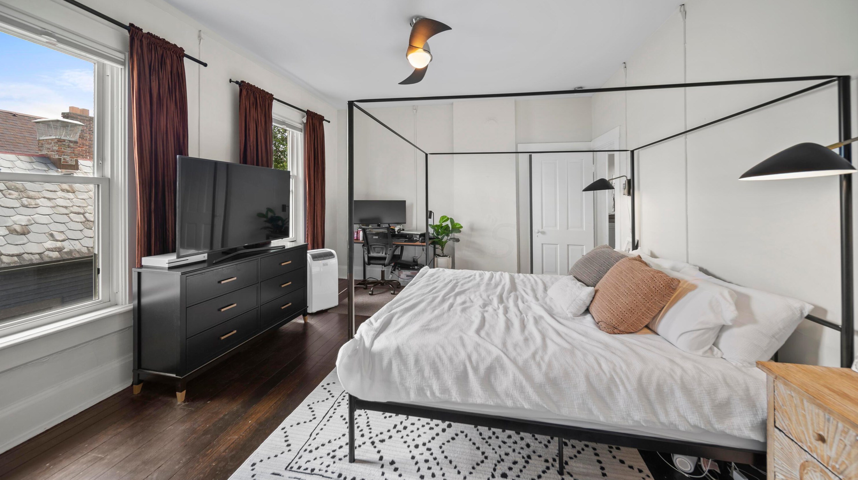 516 Forest St, Columbus OH  43206-2373 exterior