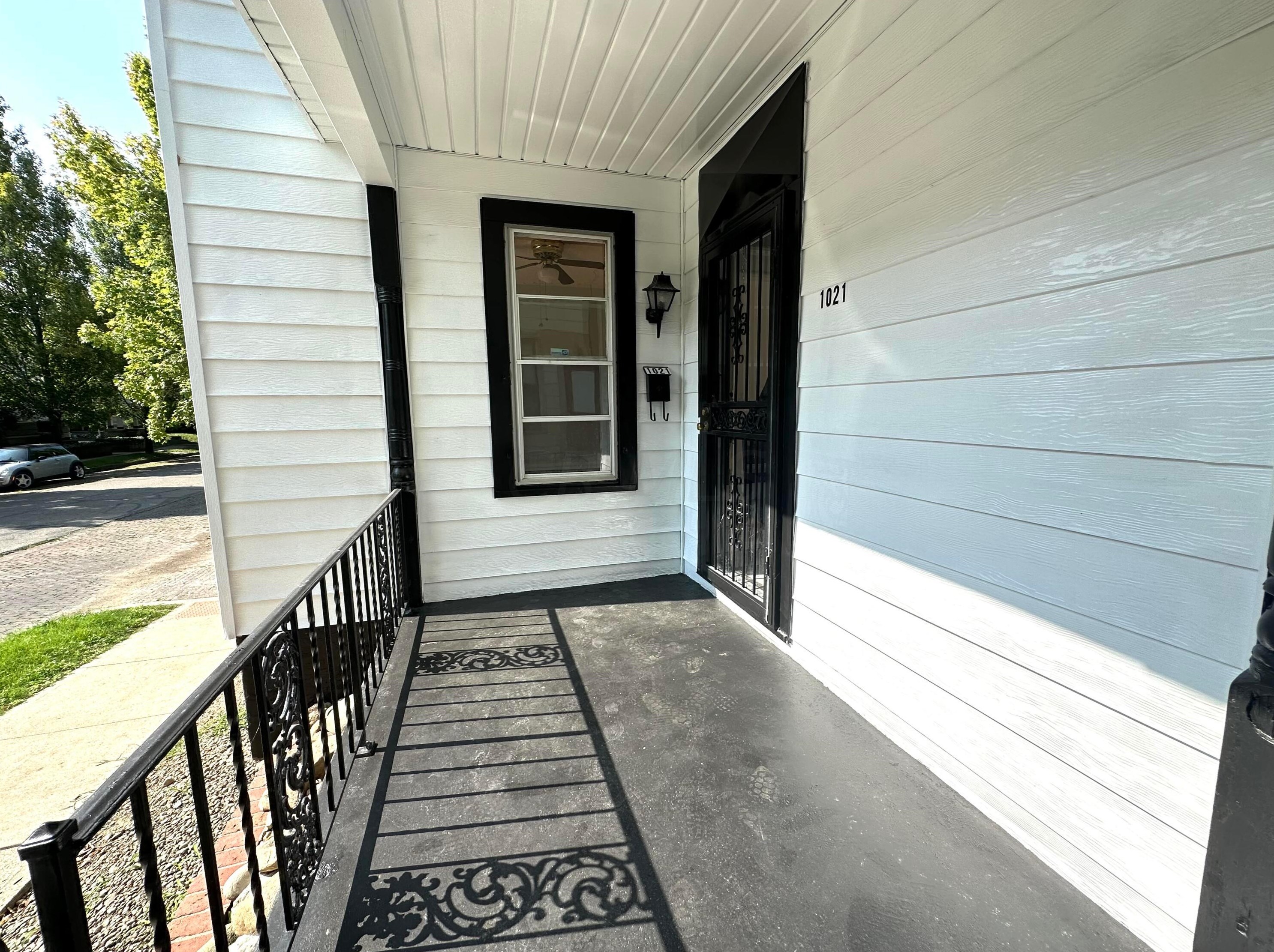1021 Pennsylvania Ave, Columbus, OH 43201-3334