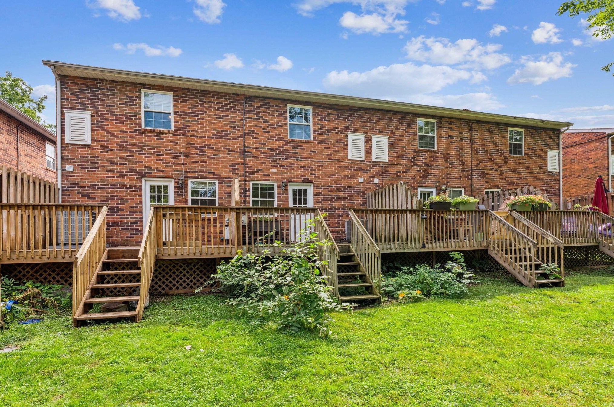 3048 Dorris Ave, Columbus OH 43202-1962 exterior