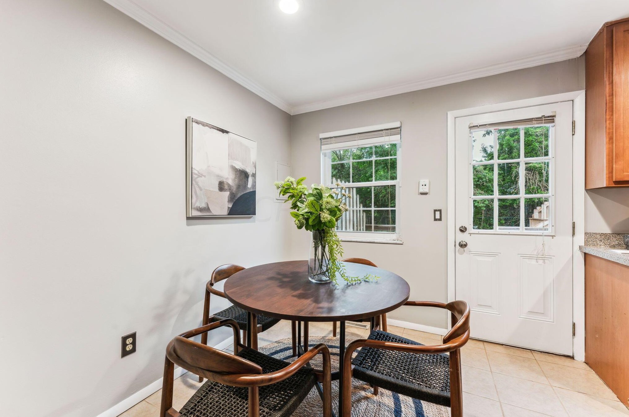 3048 Dorris Ave, Columbus OH 43202-1962 exterior