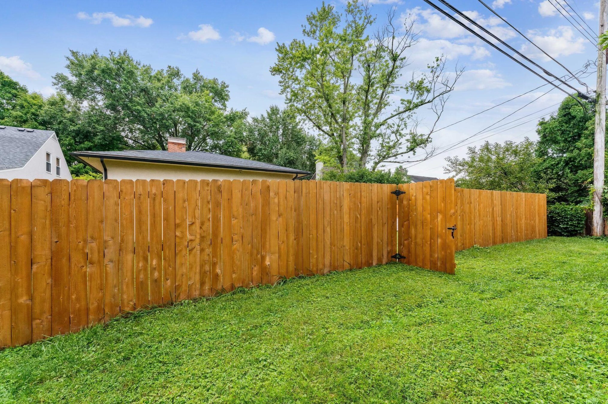 240 Eastmoor Blvd, Columbus OH  43209-2020 exterior