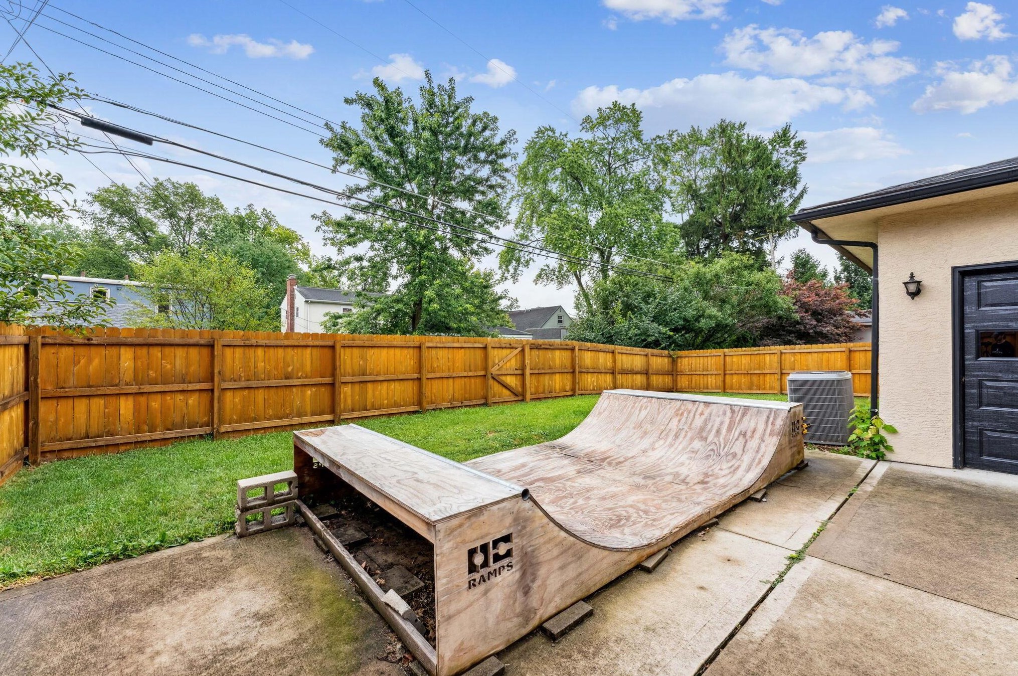 240 Eastmoor Blvd, Columbus OH  43209-2020 exterior