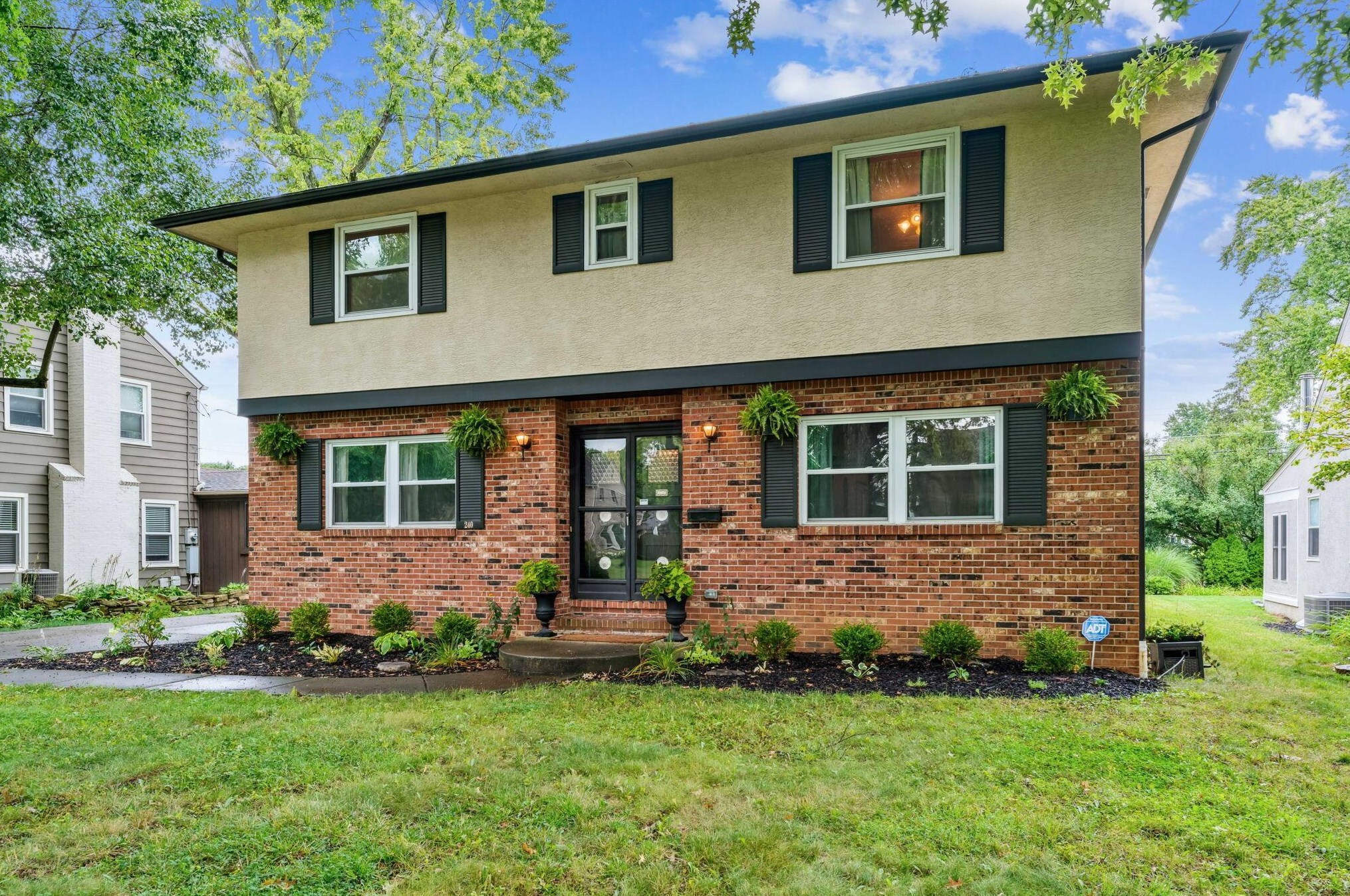 240 Eastmoor Blvd, Columbus OH  43209-2020 exterior