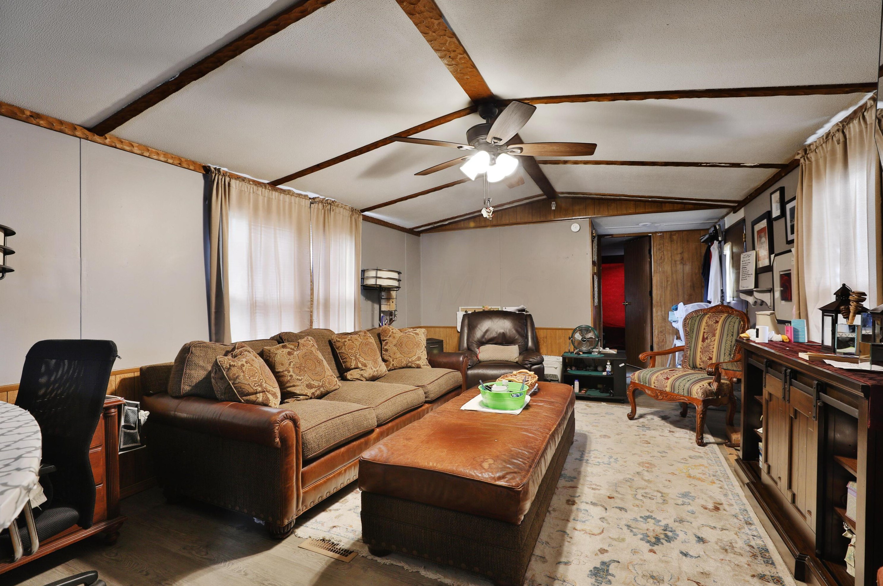 1598 Anchor Dr, Columbus OH 43207-1501 exterior