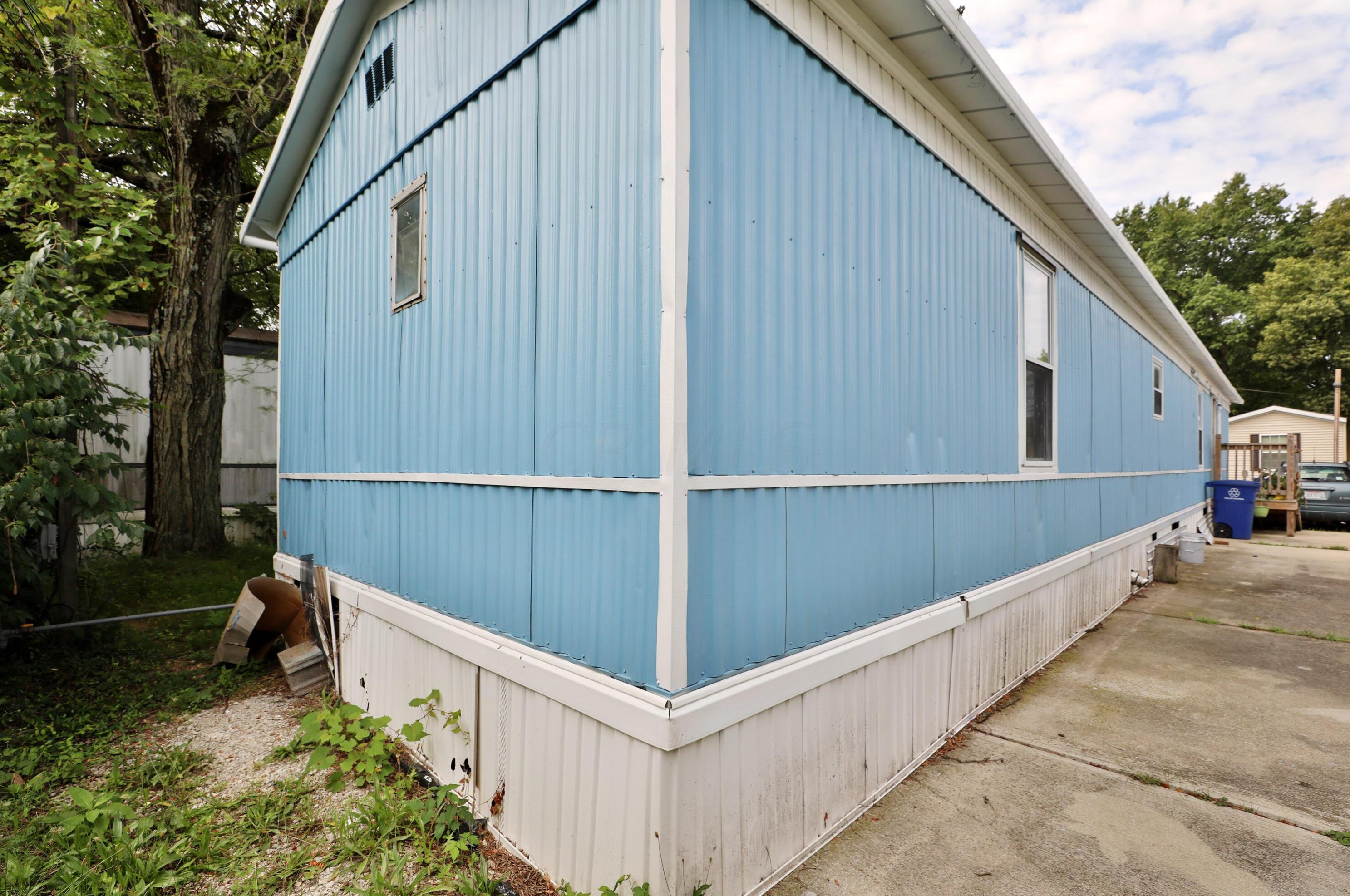 1598 Anchor Dr, Columbus OH 43207-1501 exterior