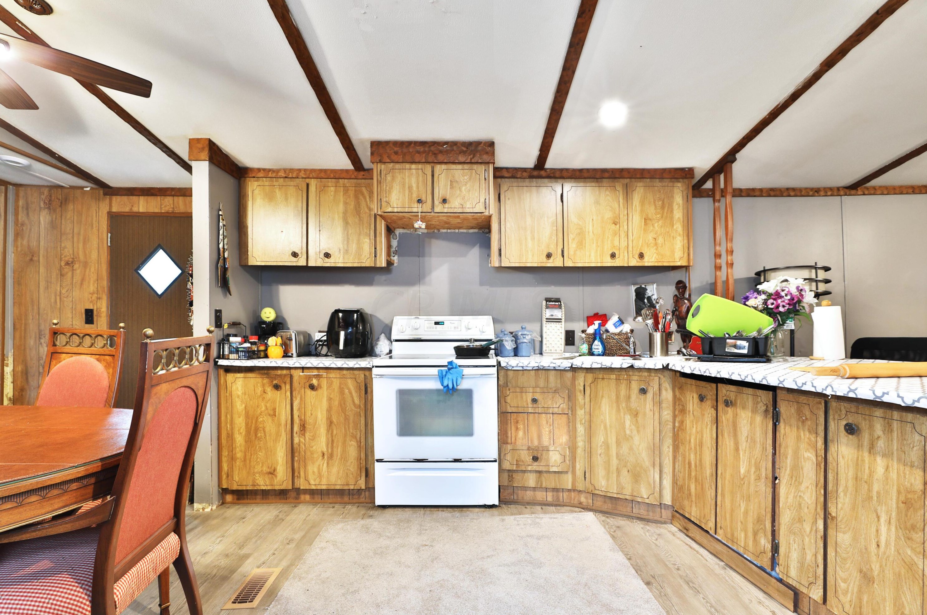 1598 Anchor Dr, Columbus OH 43207-1501 exterior