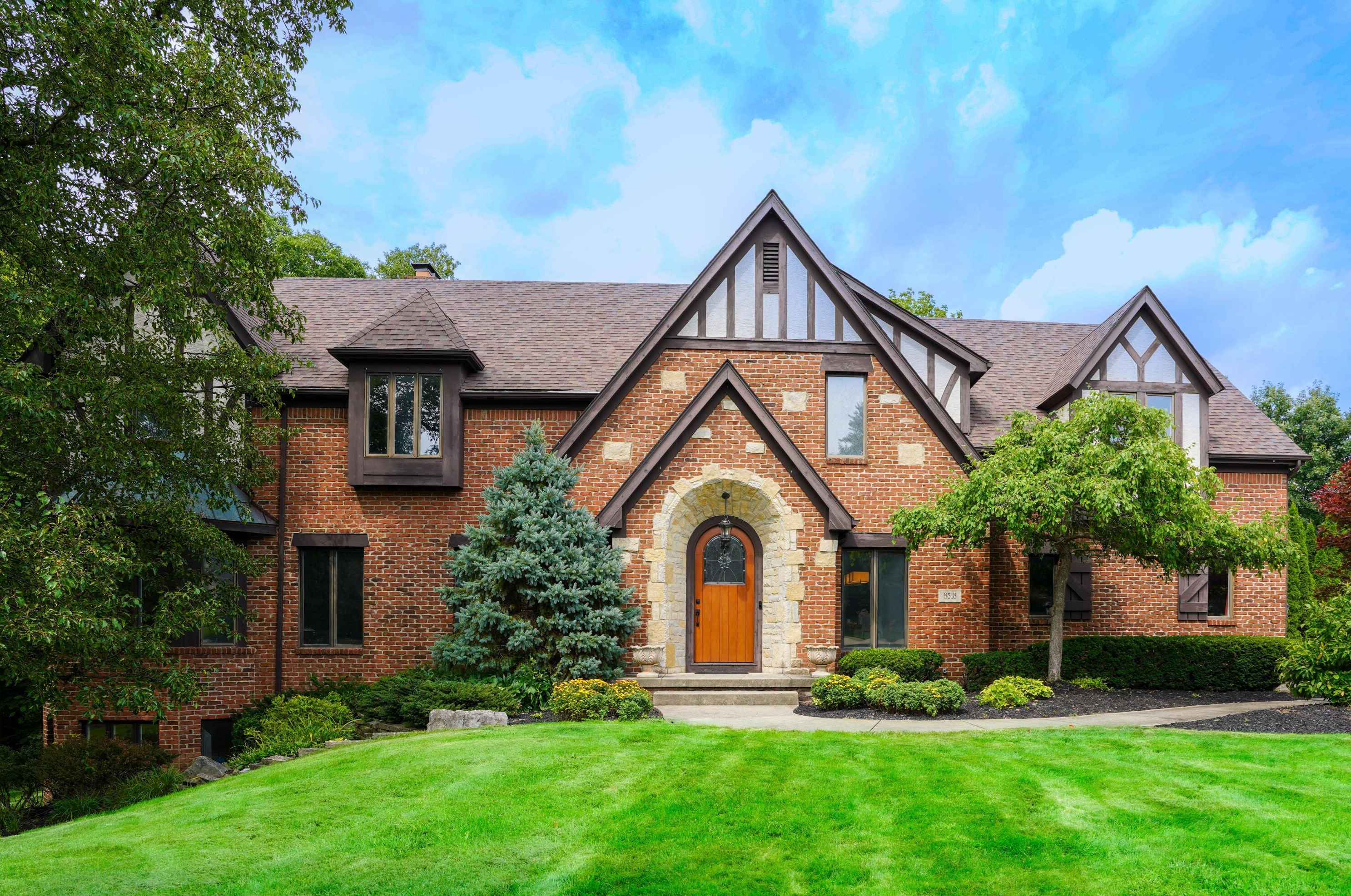 8518 Stonechat Loop, Dublin, OH 43017-8625