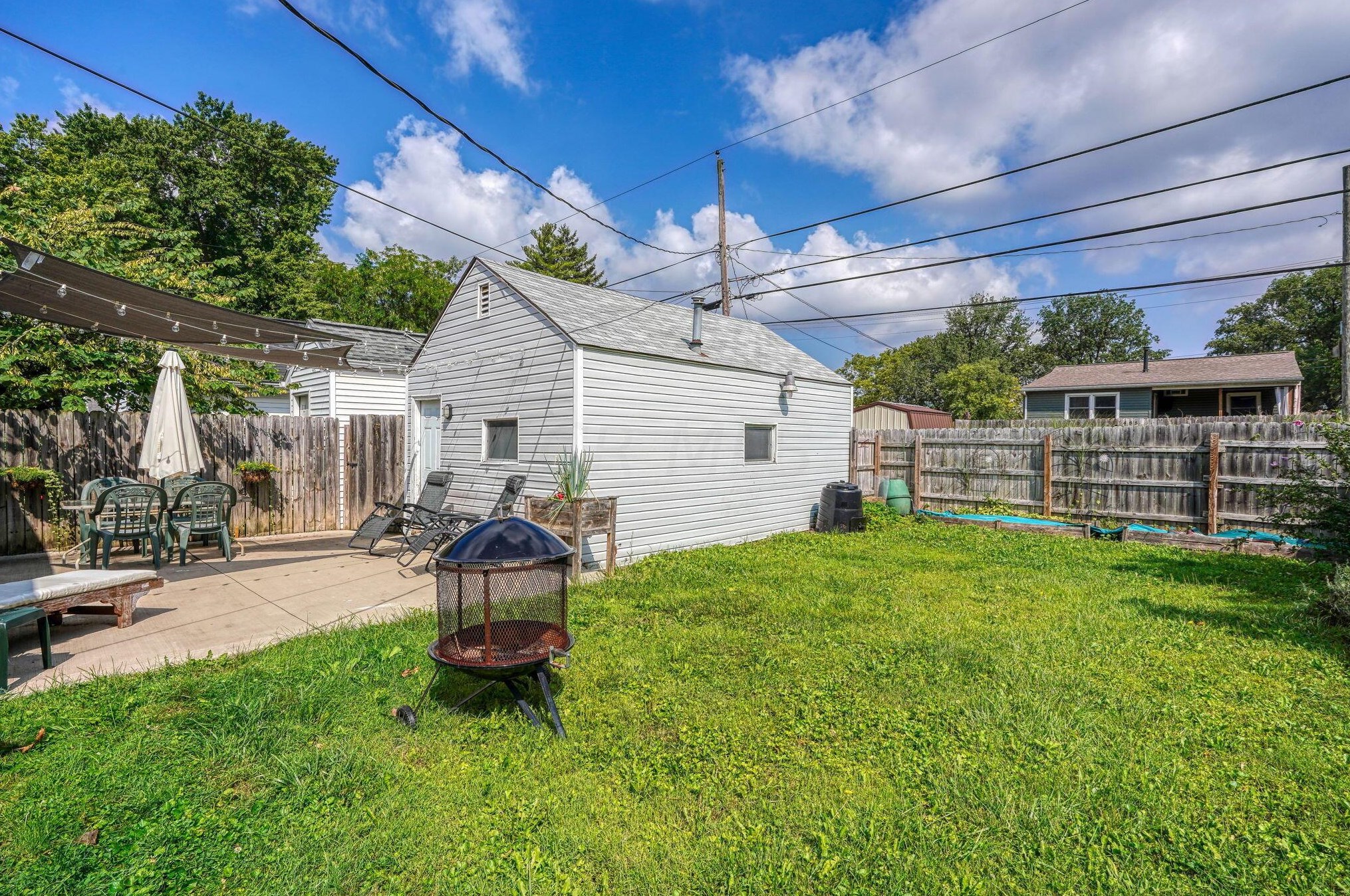 484 Jeffrey Pl, Columbus OH 43214-1702 exterior