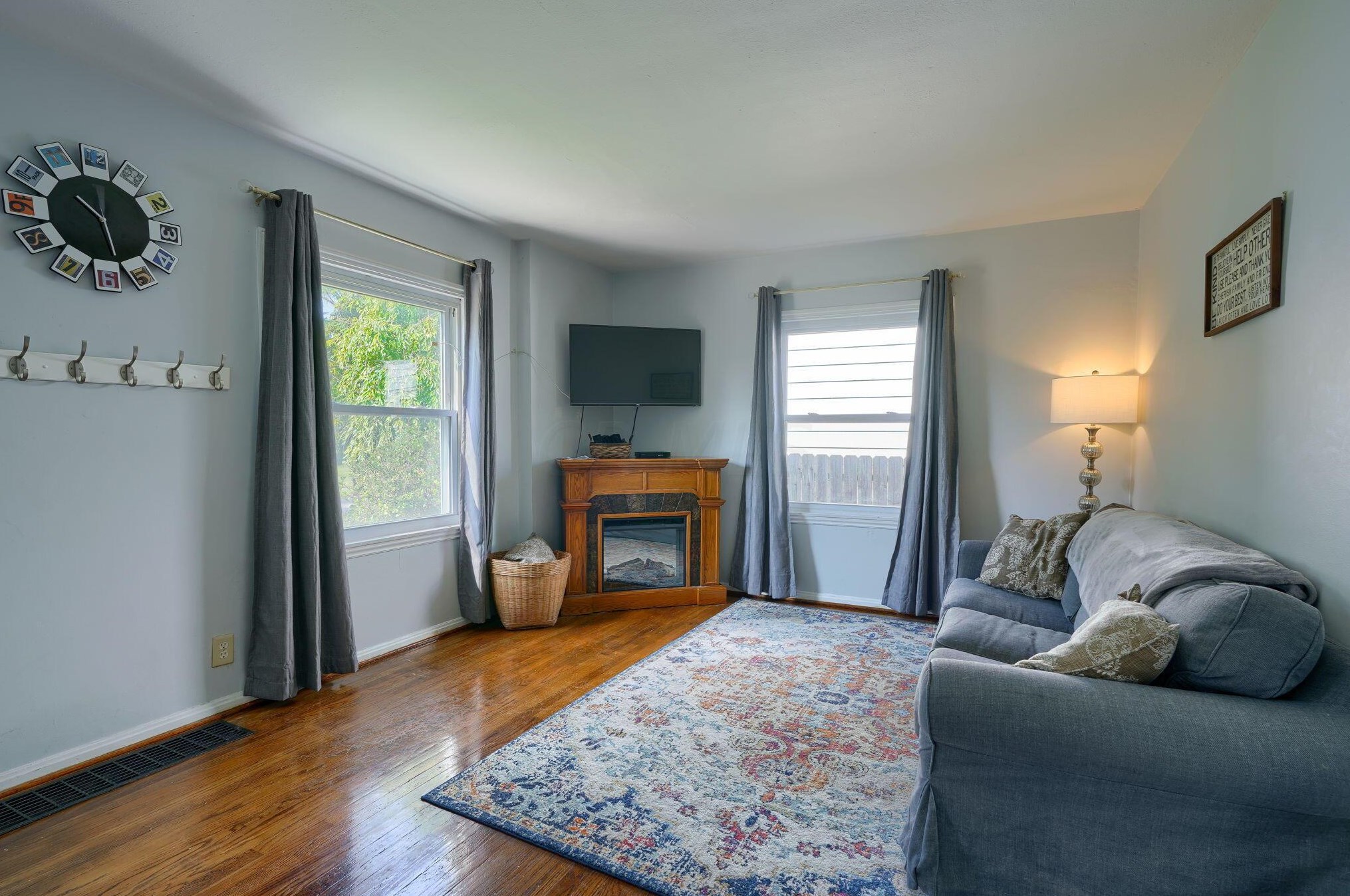 484 Jeffrey Pl, Columbus OH 43214-1702 exterior