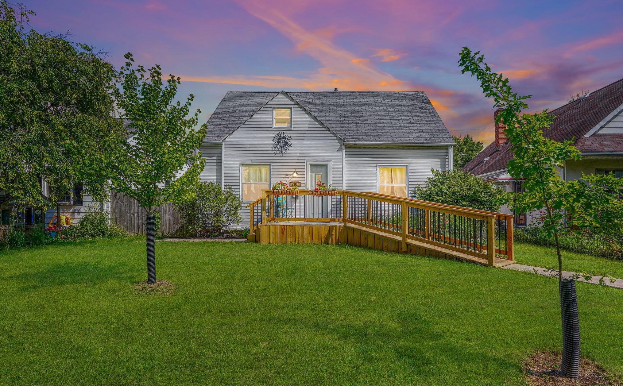 484 Jeffrey Pl, Columbus OH 43214-1702 exterior