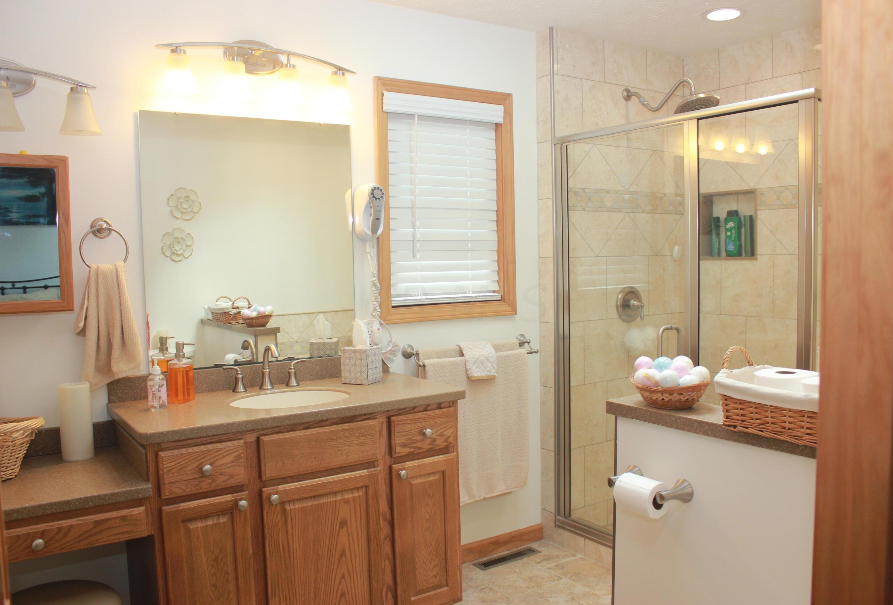 2326 Pawnee Dr, London OH  43140-9018 exterior