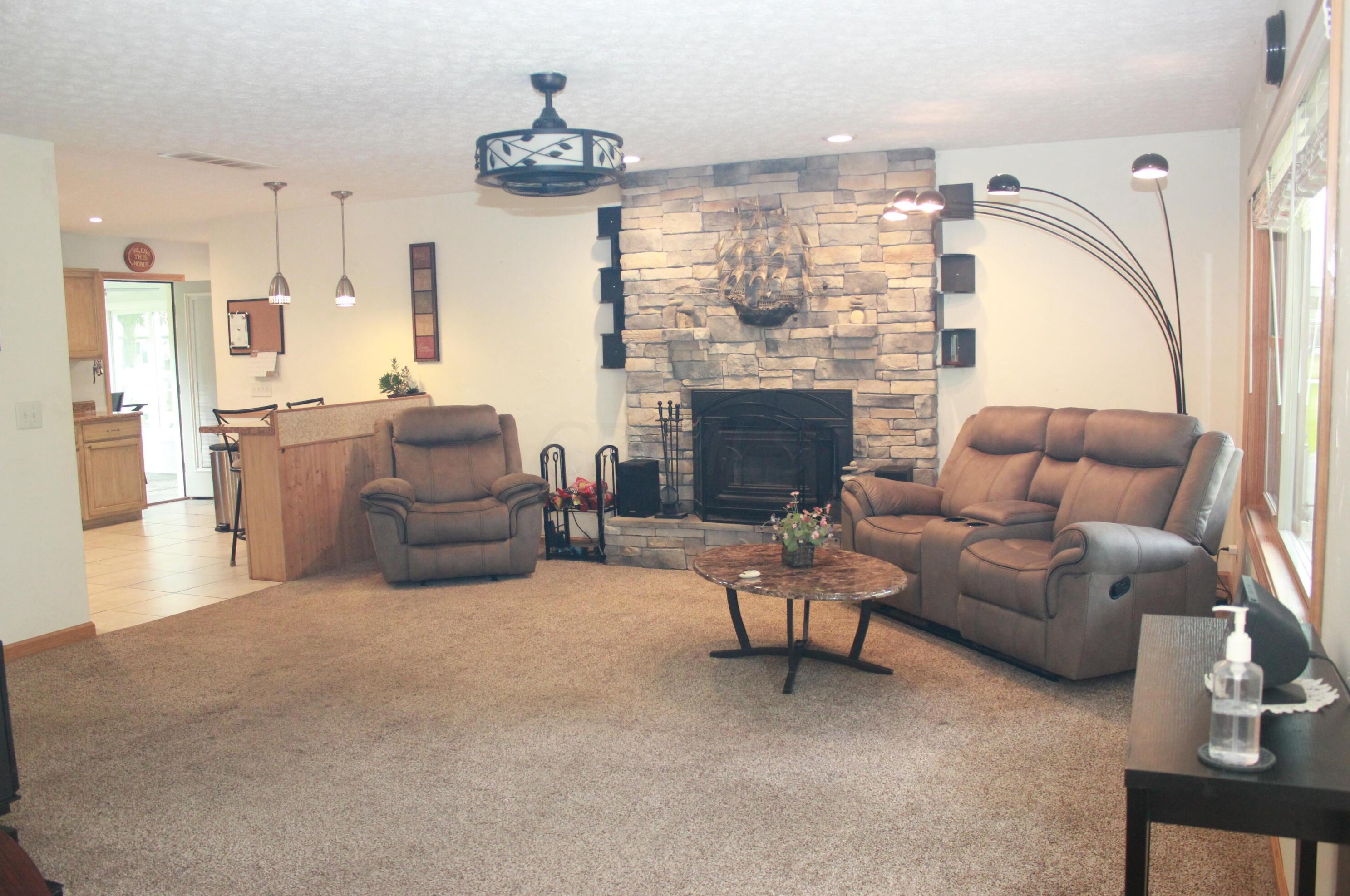2326 Pawnee Dr, London, OH 43140