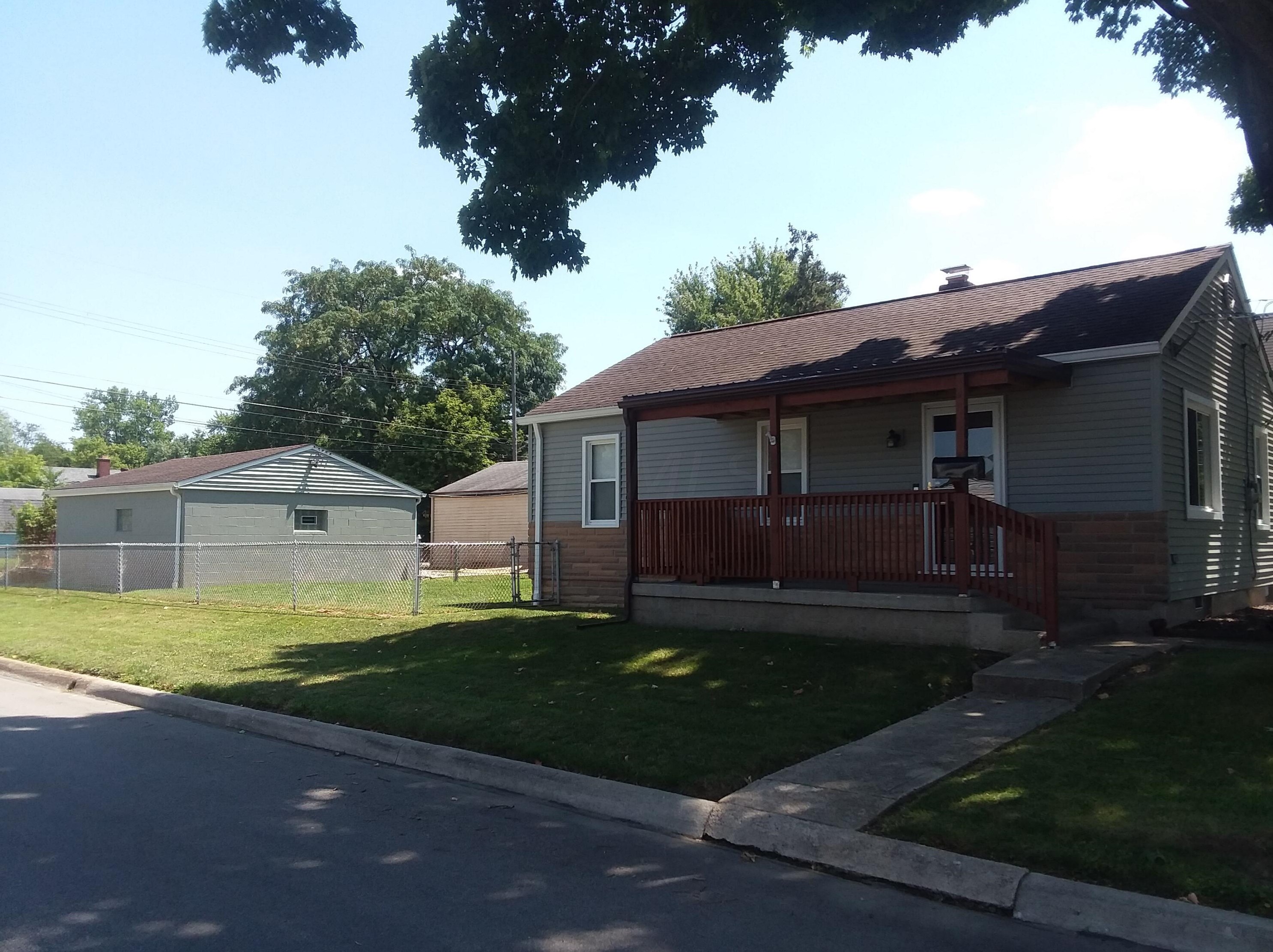 2708 Beulah Rd, Columbus, OH 43211-1013