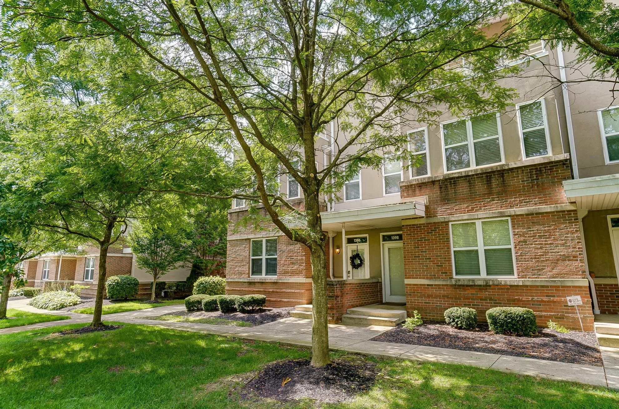 1396 Lower Green Cir, Columbus, OH 43212-1668