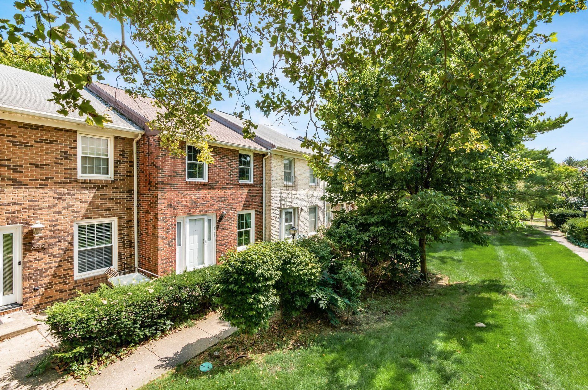 2347 Hardesty Ct, Columbus, OH 43204-5807