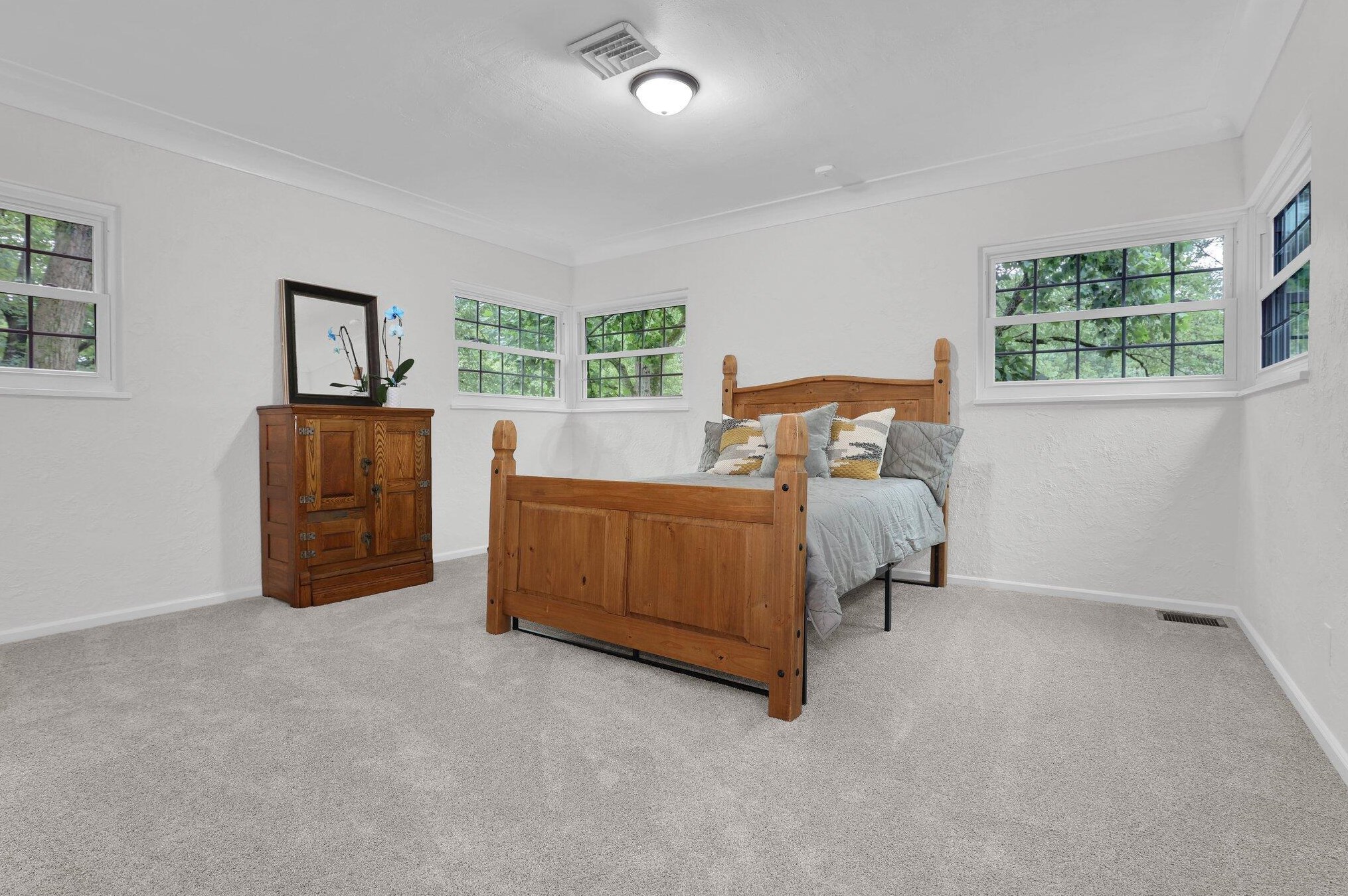 5920 Olentangy Blvd, Columbus OH  43085-3866 exterior