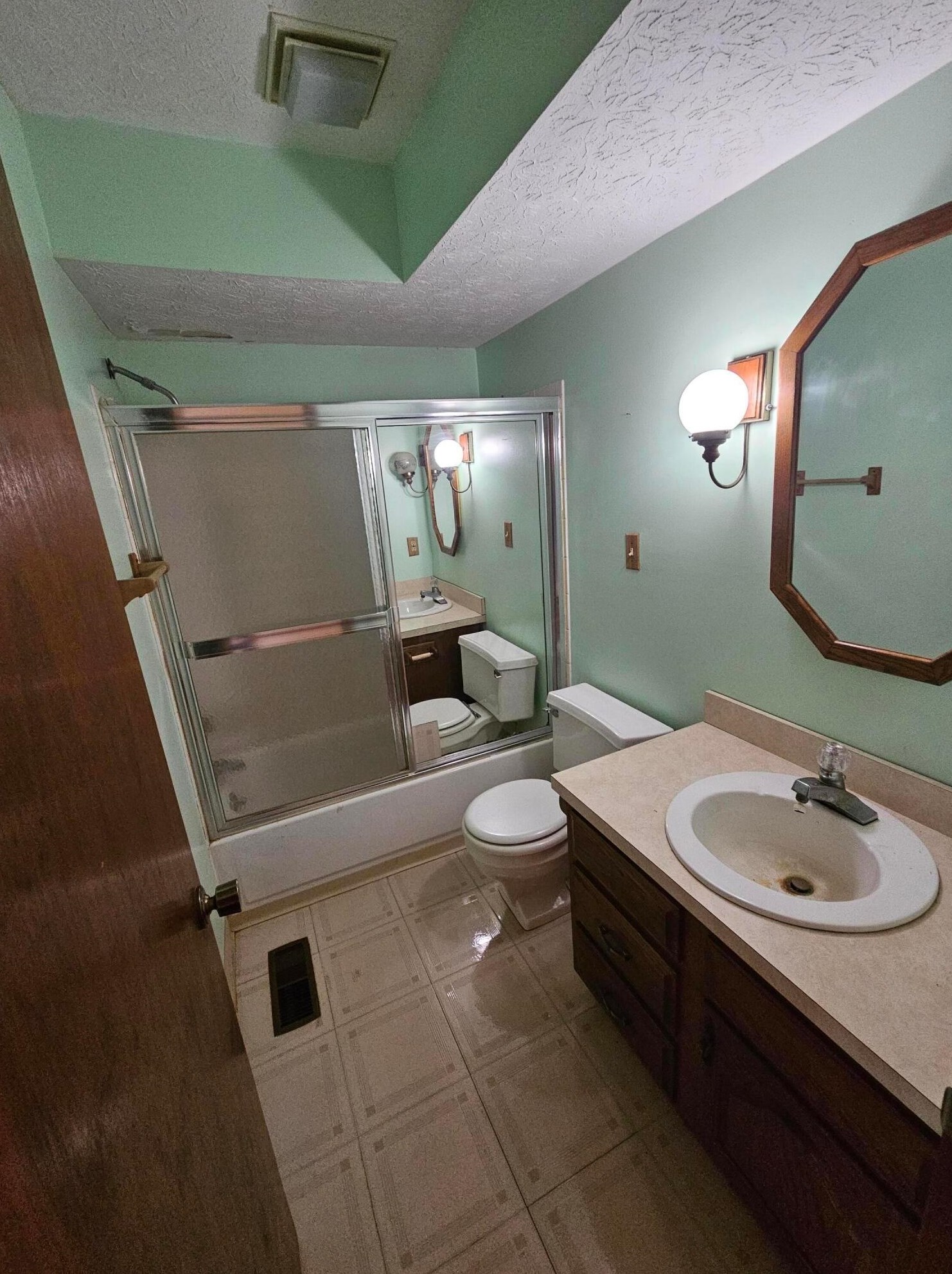 3548 Hamilton Rd, Columbus OH 43213-1307 exterior