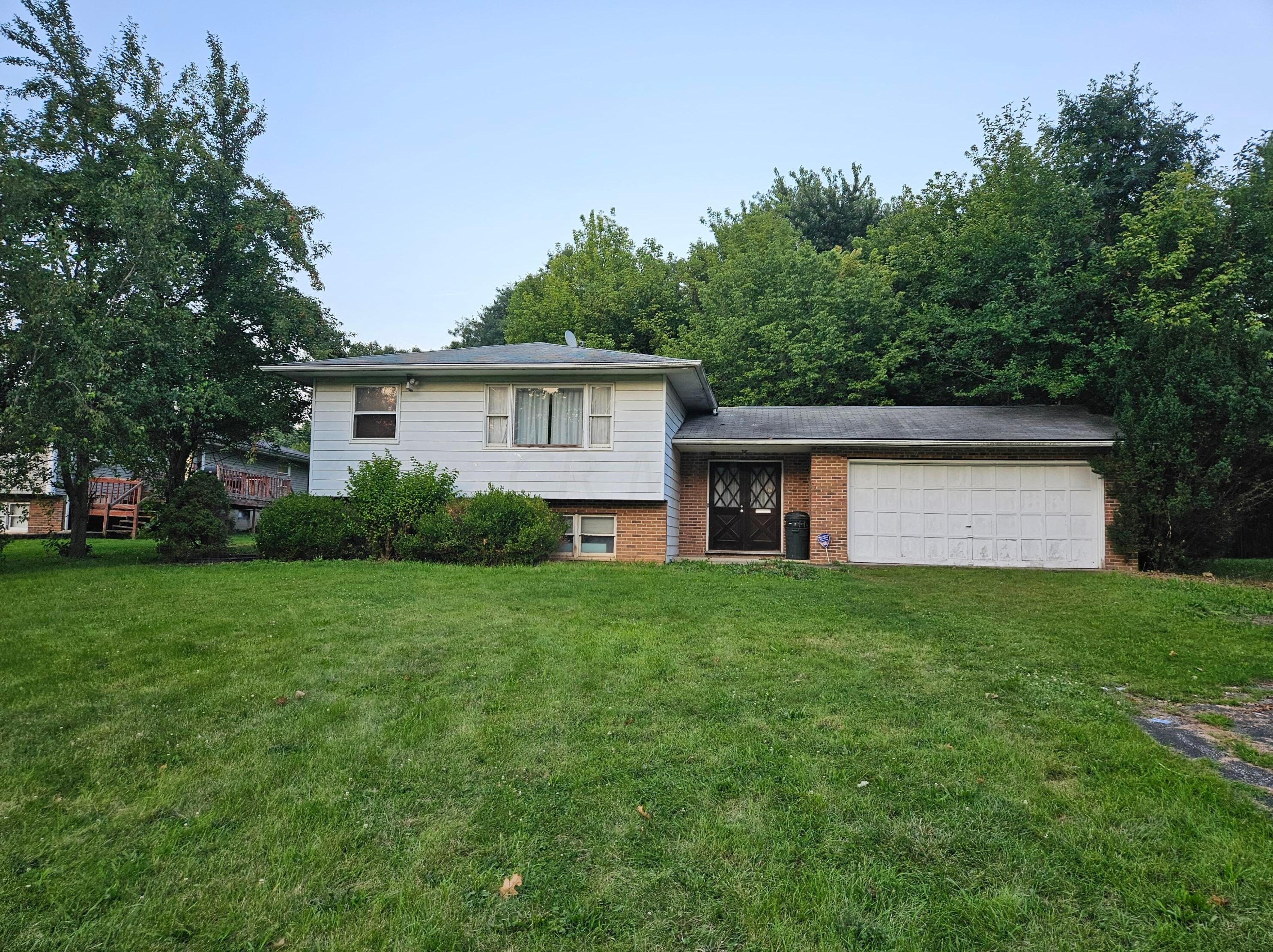 3548 Hamilton Rd, Columbus, OH 43232-5637