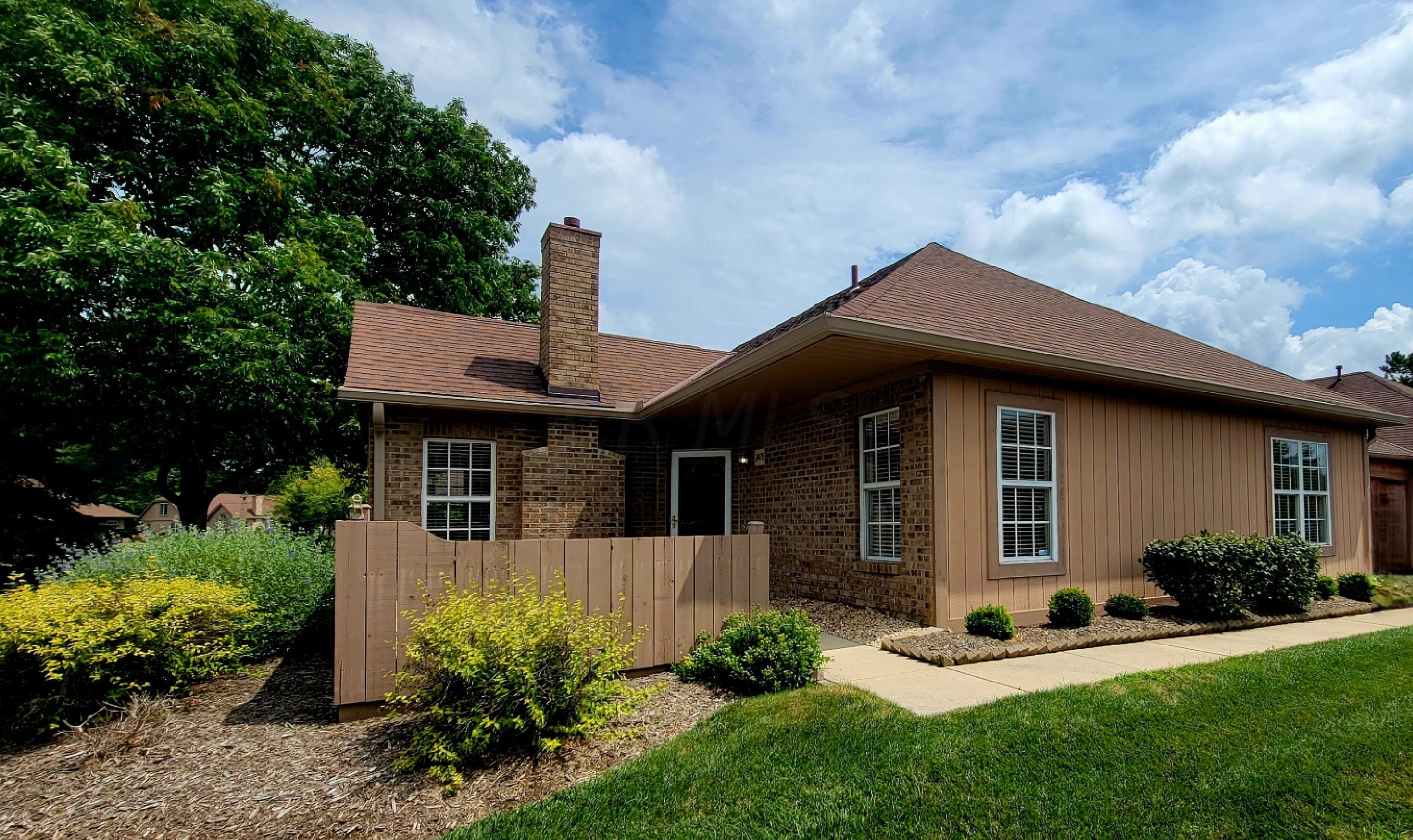 2475 Timbers Edge Ln, Columbus, OH 43235-3922