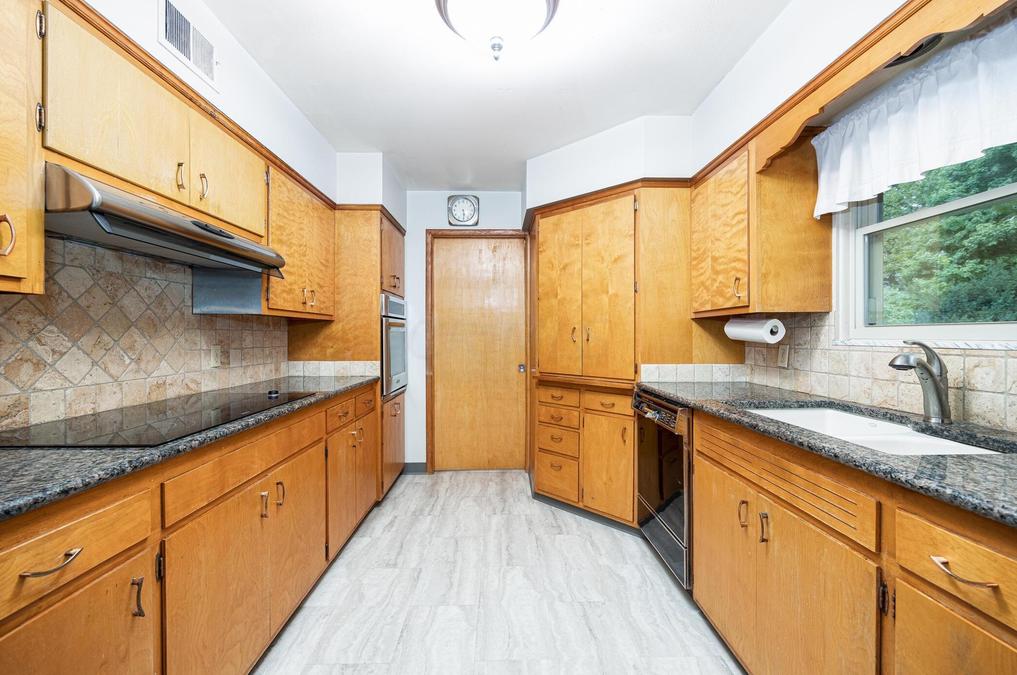 400 Schreyer Pl, Columbus OH 43214-2213 exterior