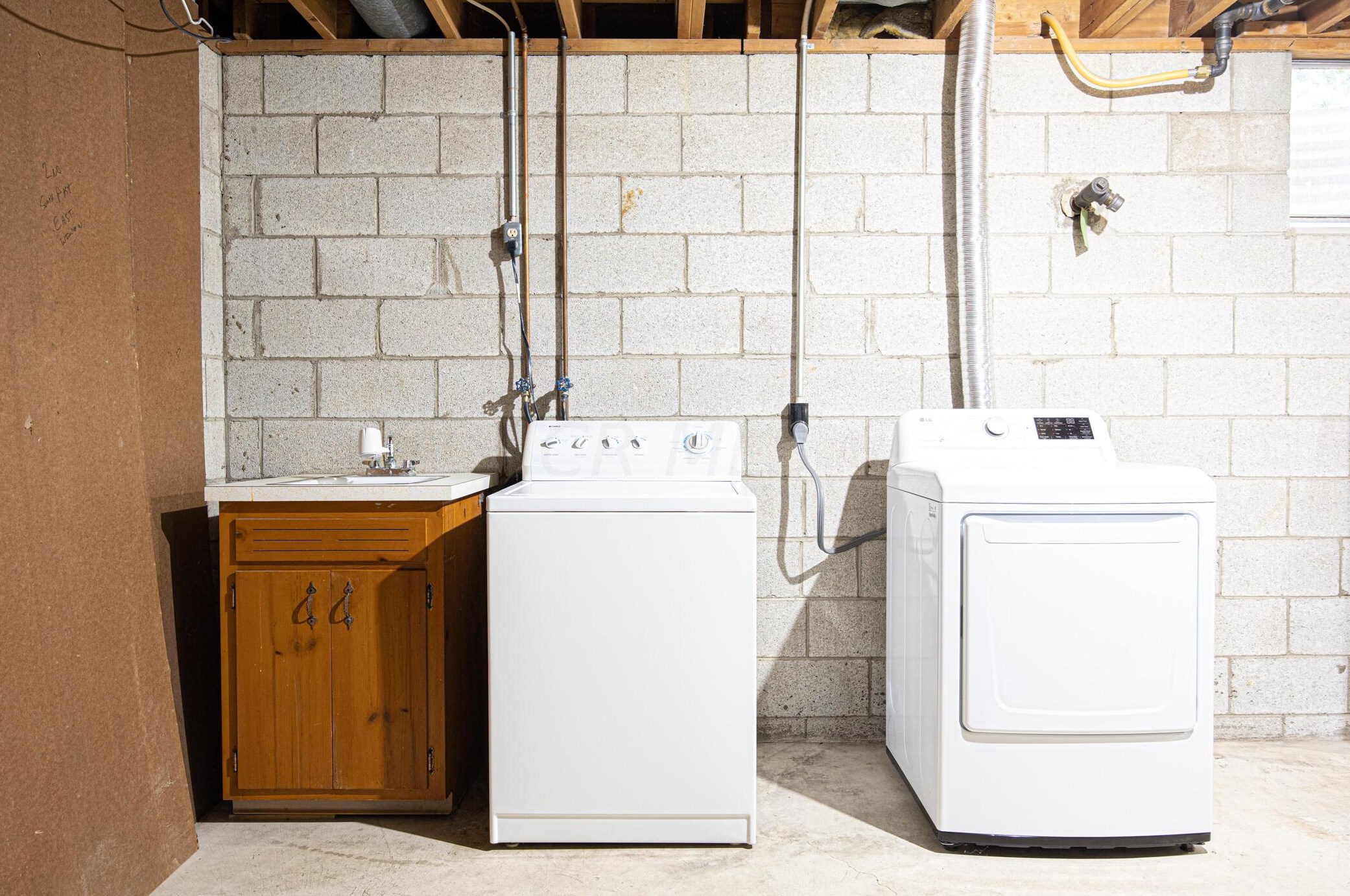 400 Schreyer Pl, Columbus OH 43214-2213 exterior