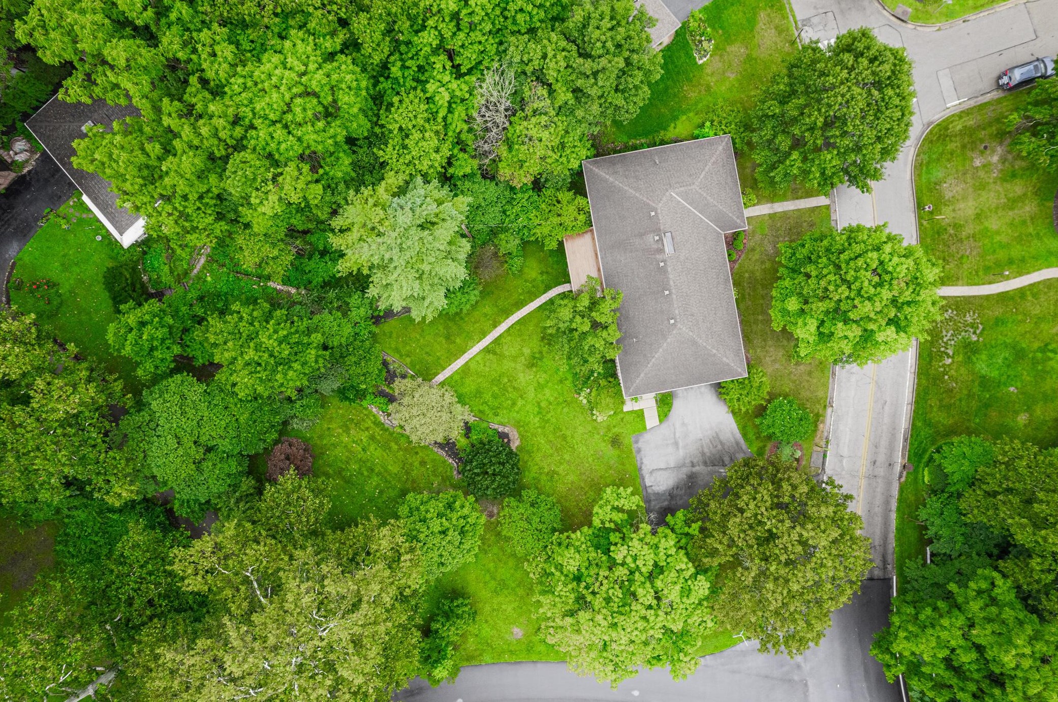 400 Schreyer Pl, Columbus OH 43214-2213 exterior