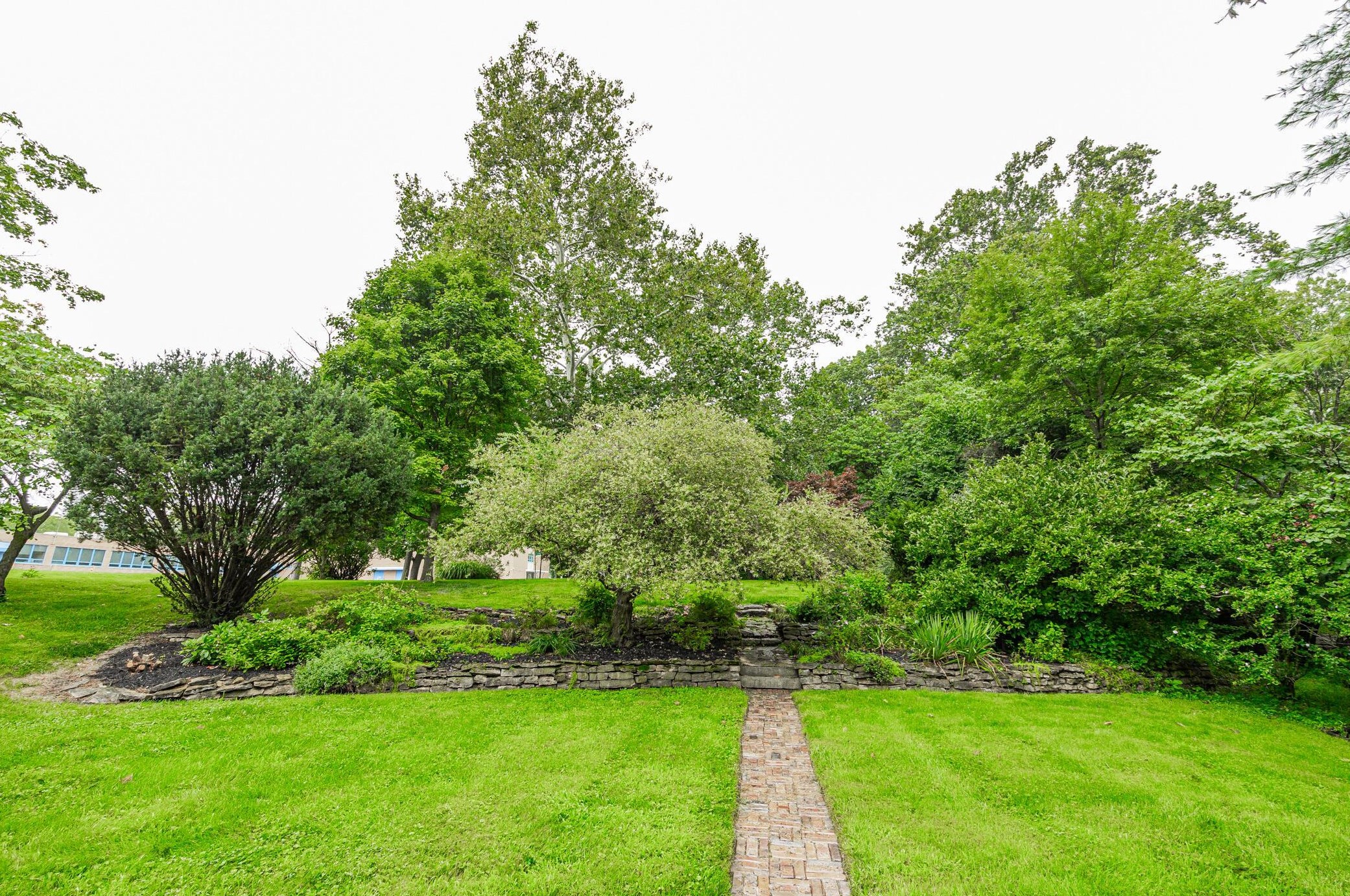 400 Schreyer Pl, Columbus OH 43214-2213 exterior