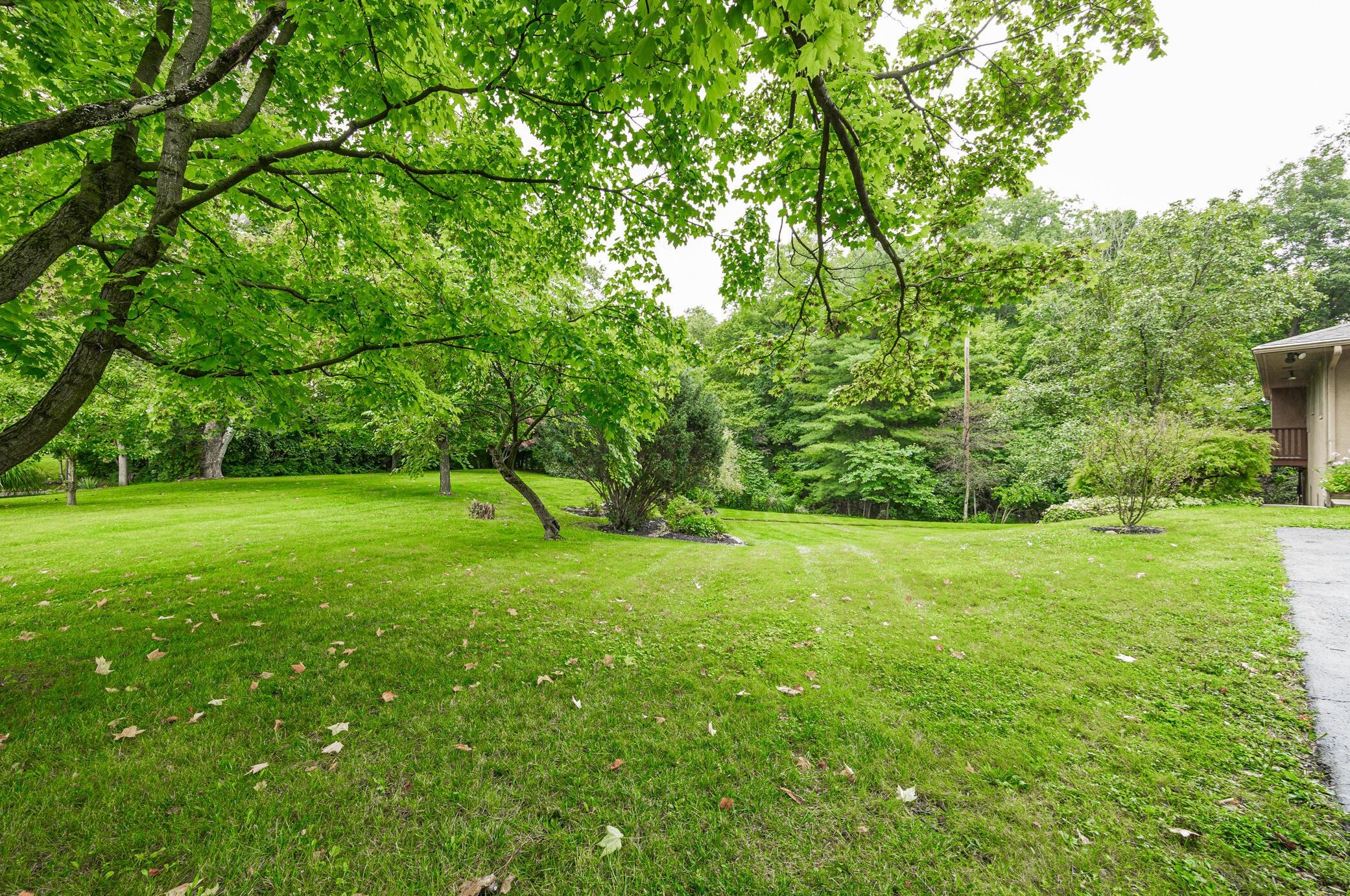 400 Schreyer Pl, Columbus OH 43214-2213 exterior