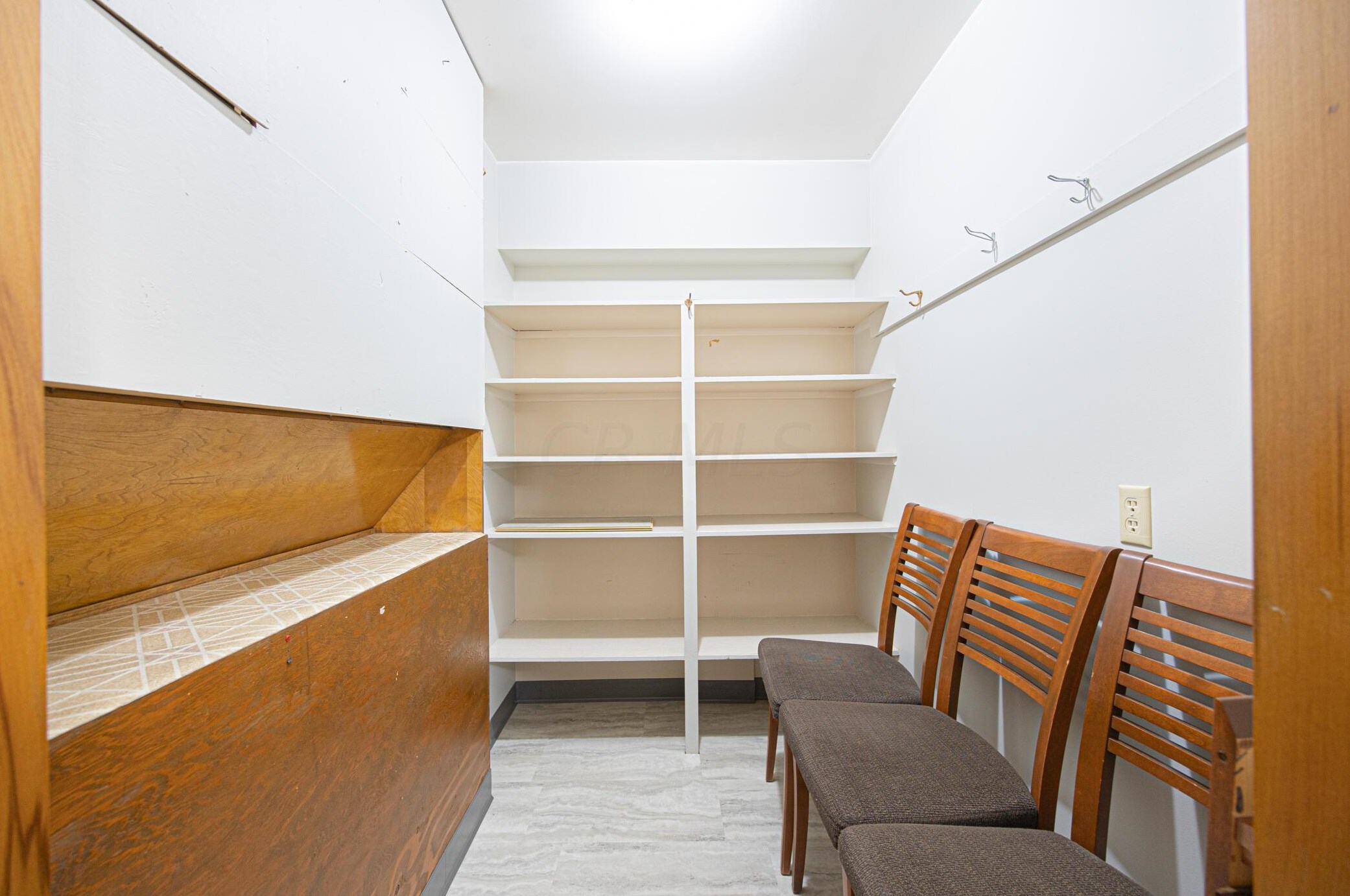 400 Schreyer Pl, Columbus OH 43214-2213 exterior