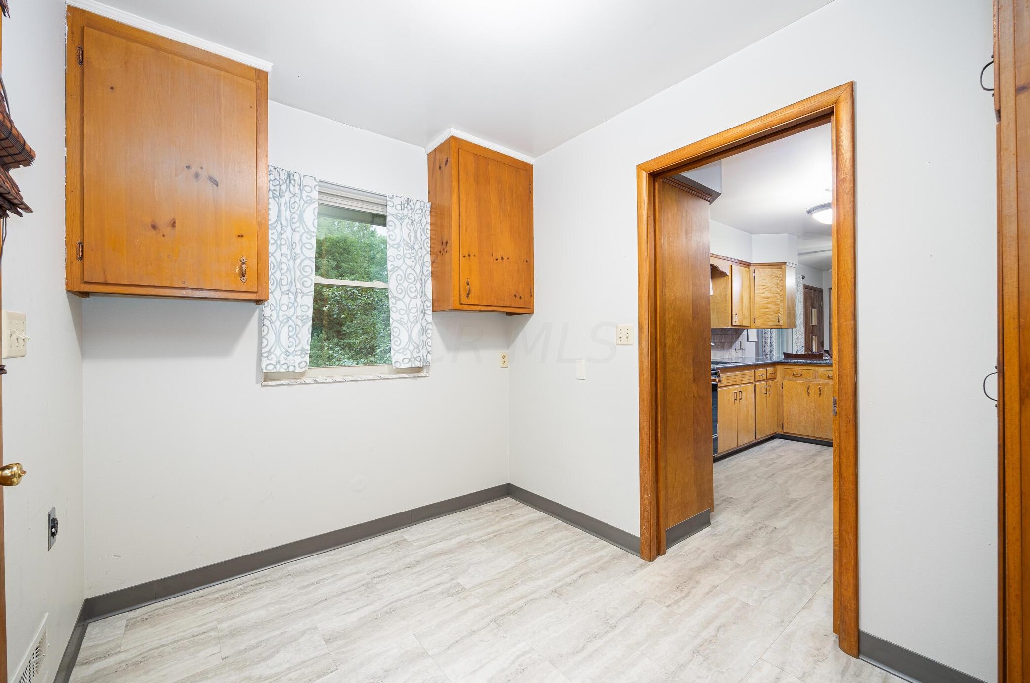 400 Schreyer Pl, Columbus OH 43214-2213 exterior