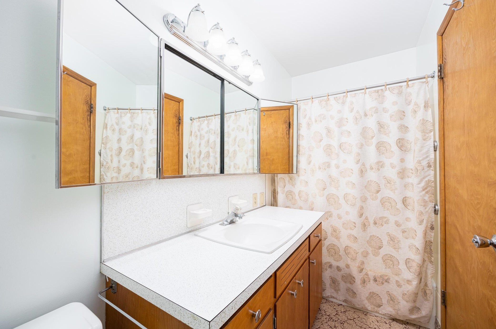 400 Schreyer Pl, Columbus OH 43214-2213 exterior