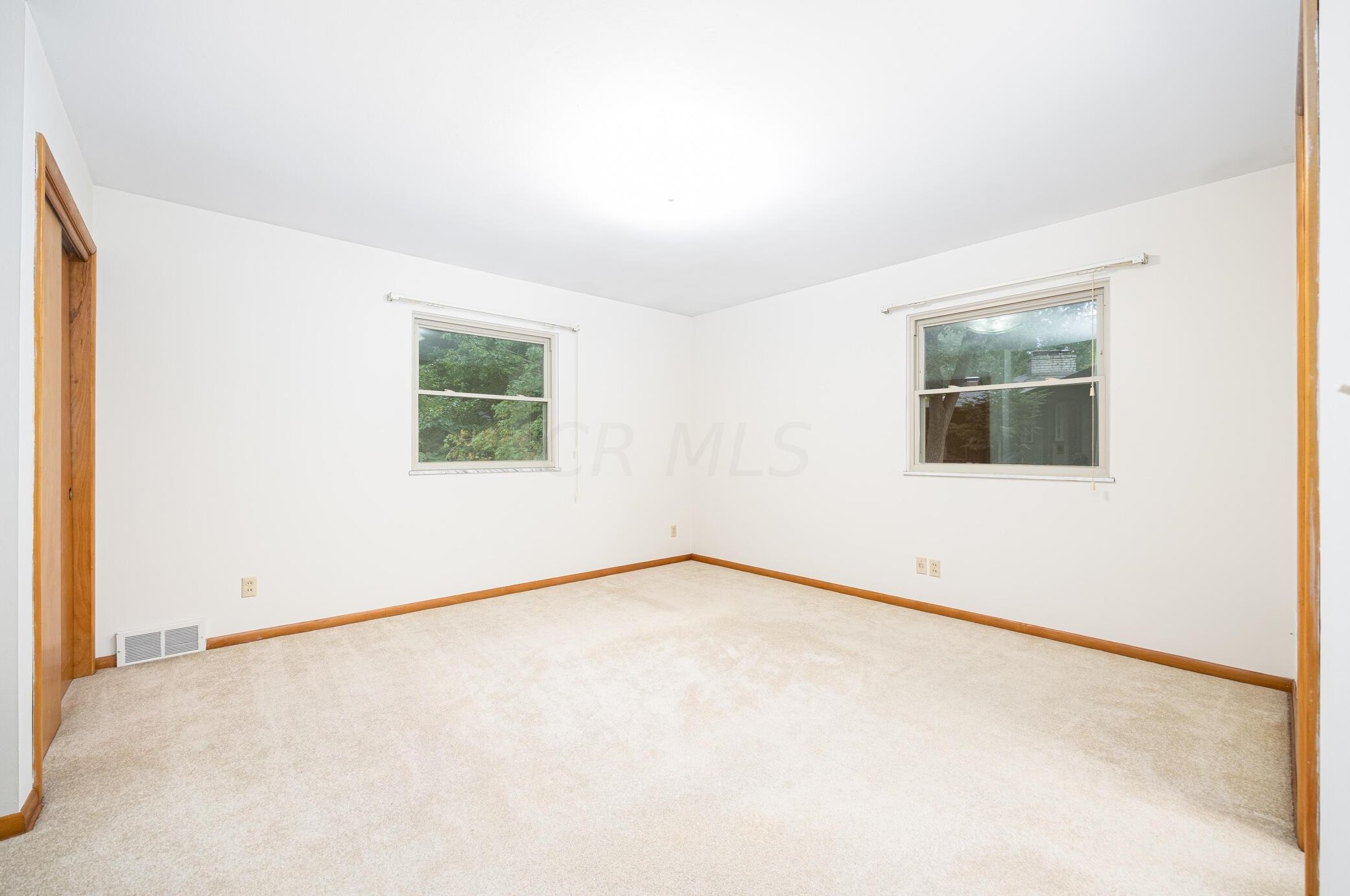 400 Schreyer Pl, Columbus OH 43214-2213 exterior