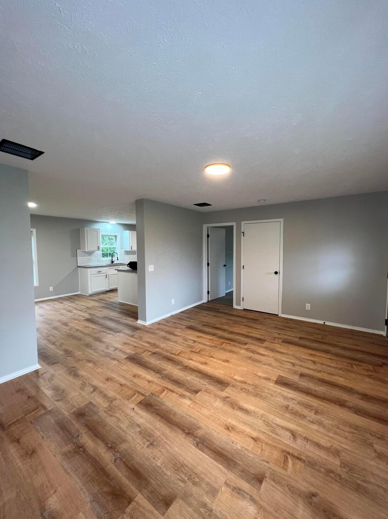 828 Hilock Rd, Columbus OH 43207-3173 exterior