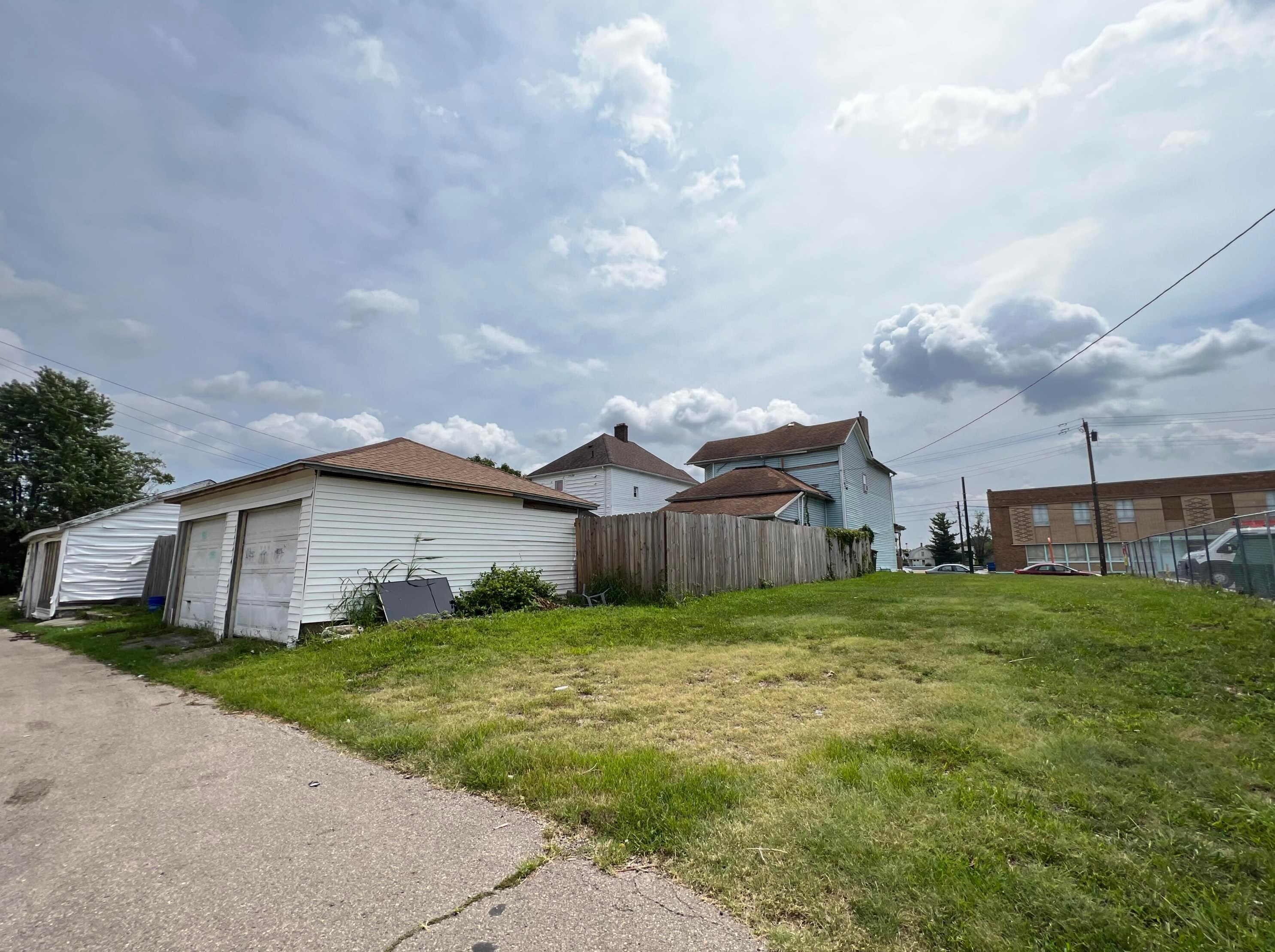 2241 E 3rd St, Dayton, OH 45403