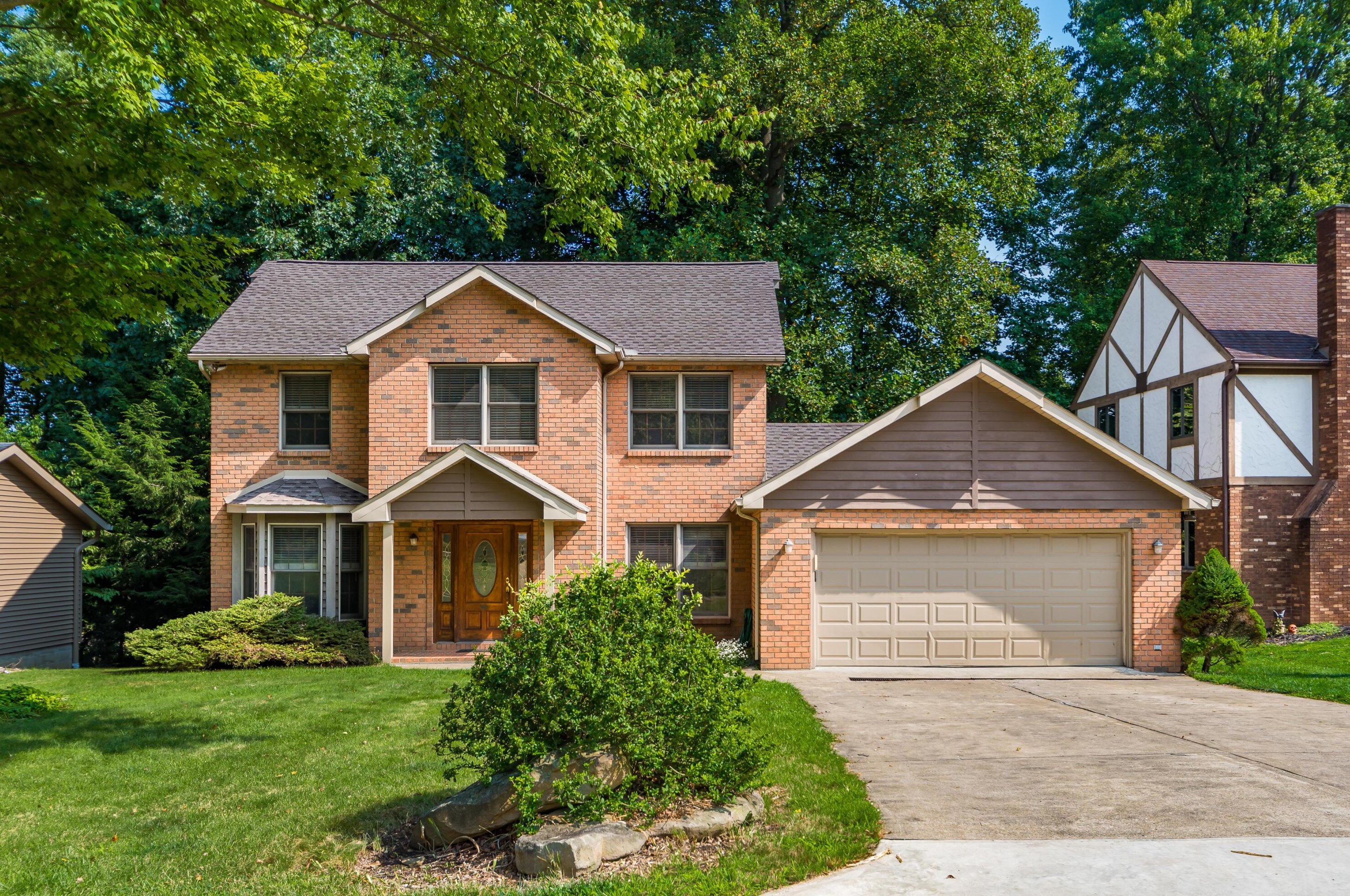 901 Southeast Ct, Zanesville, OH 43701