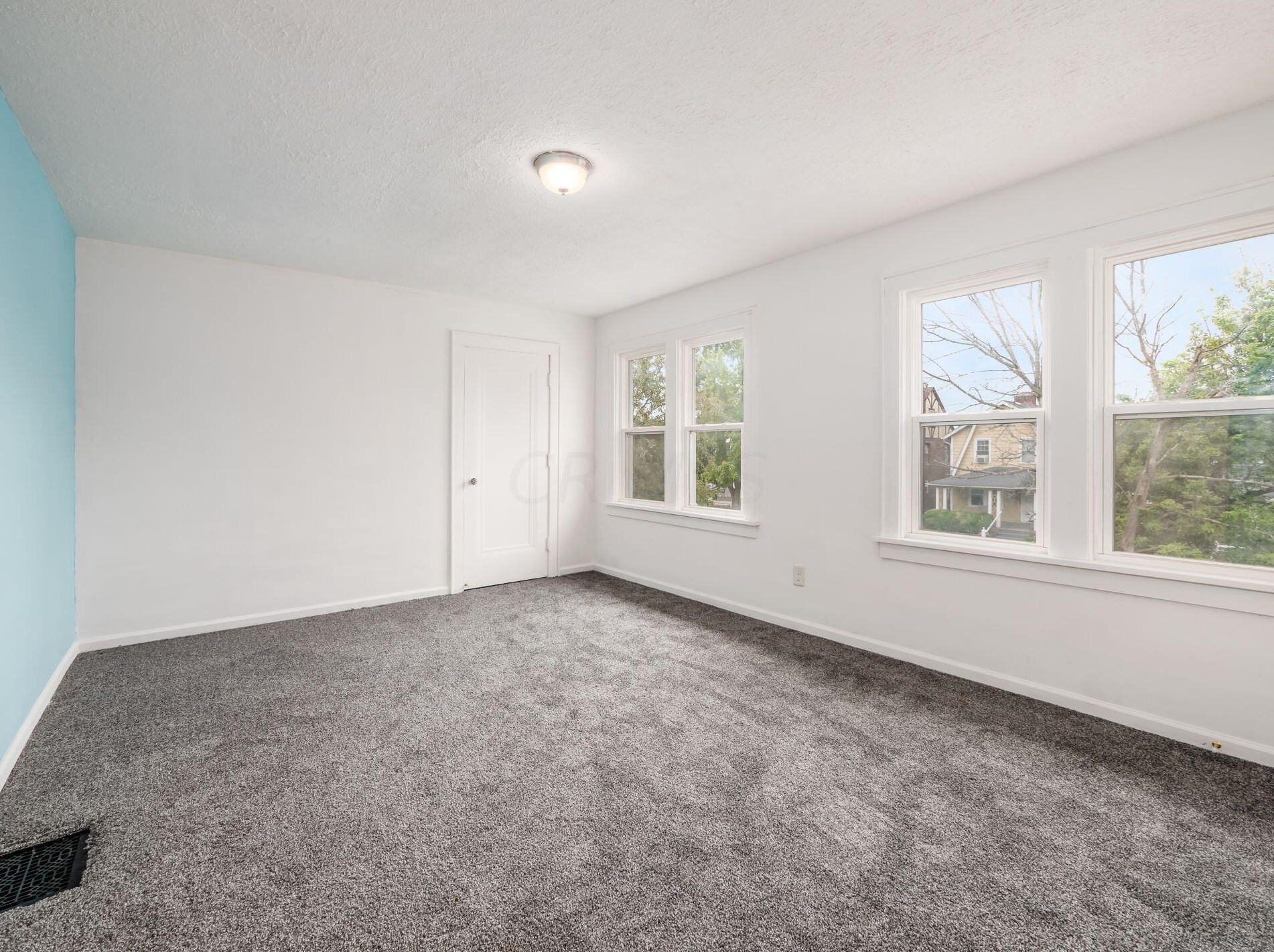 446 Larcomb Ave, Columbus OH 43223-1836 exterior