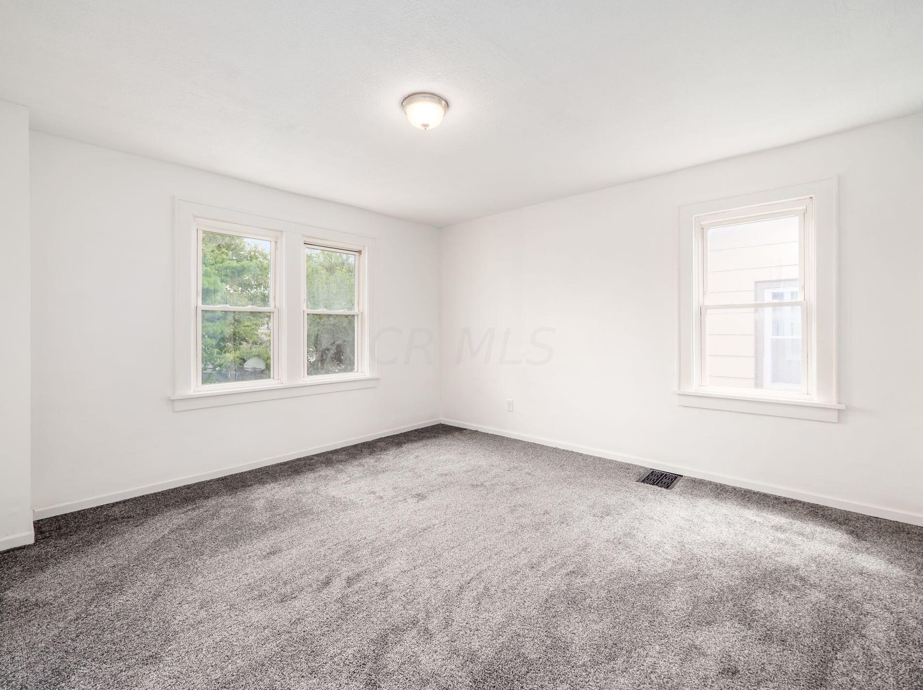 446 Larcomb Ave, Columbus OH 43223-1836 exterior