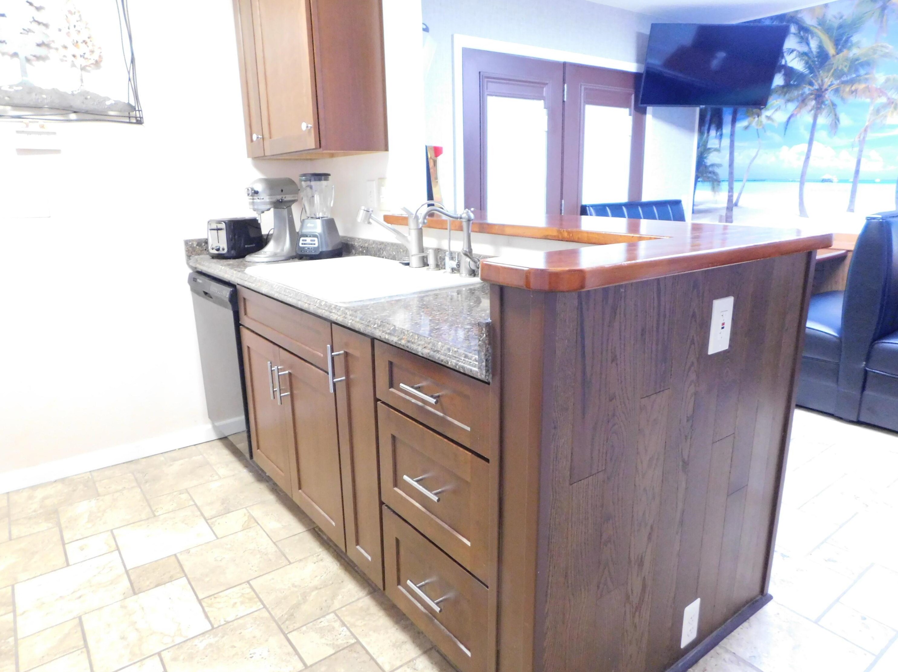 2213 Noe Bixby Rd, Columbus OH 43232-4100 exterior