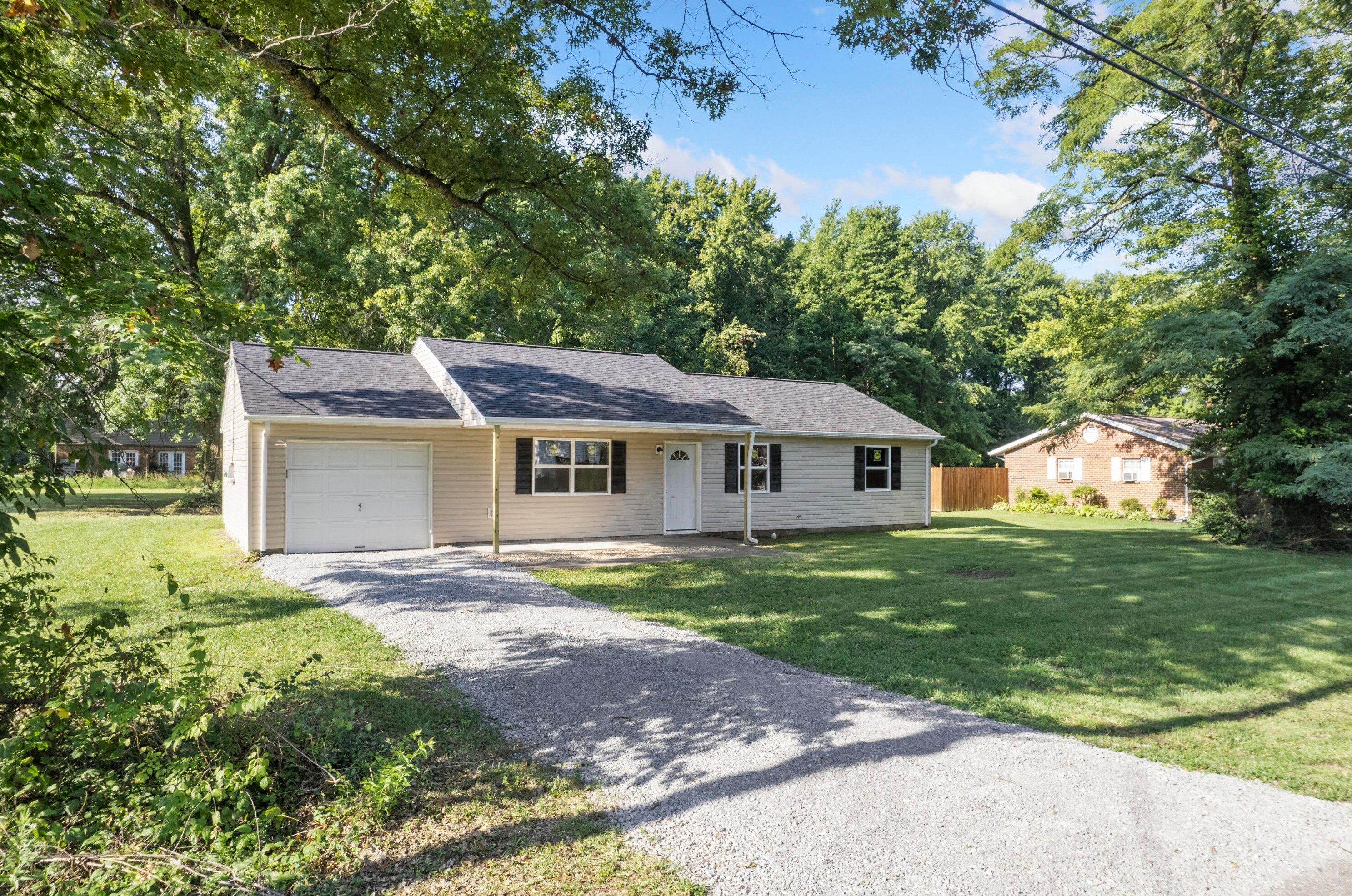 245 E Osborne St, Mount Olive, OH 45106