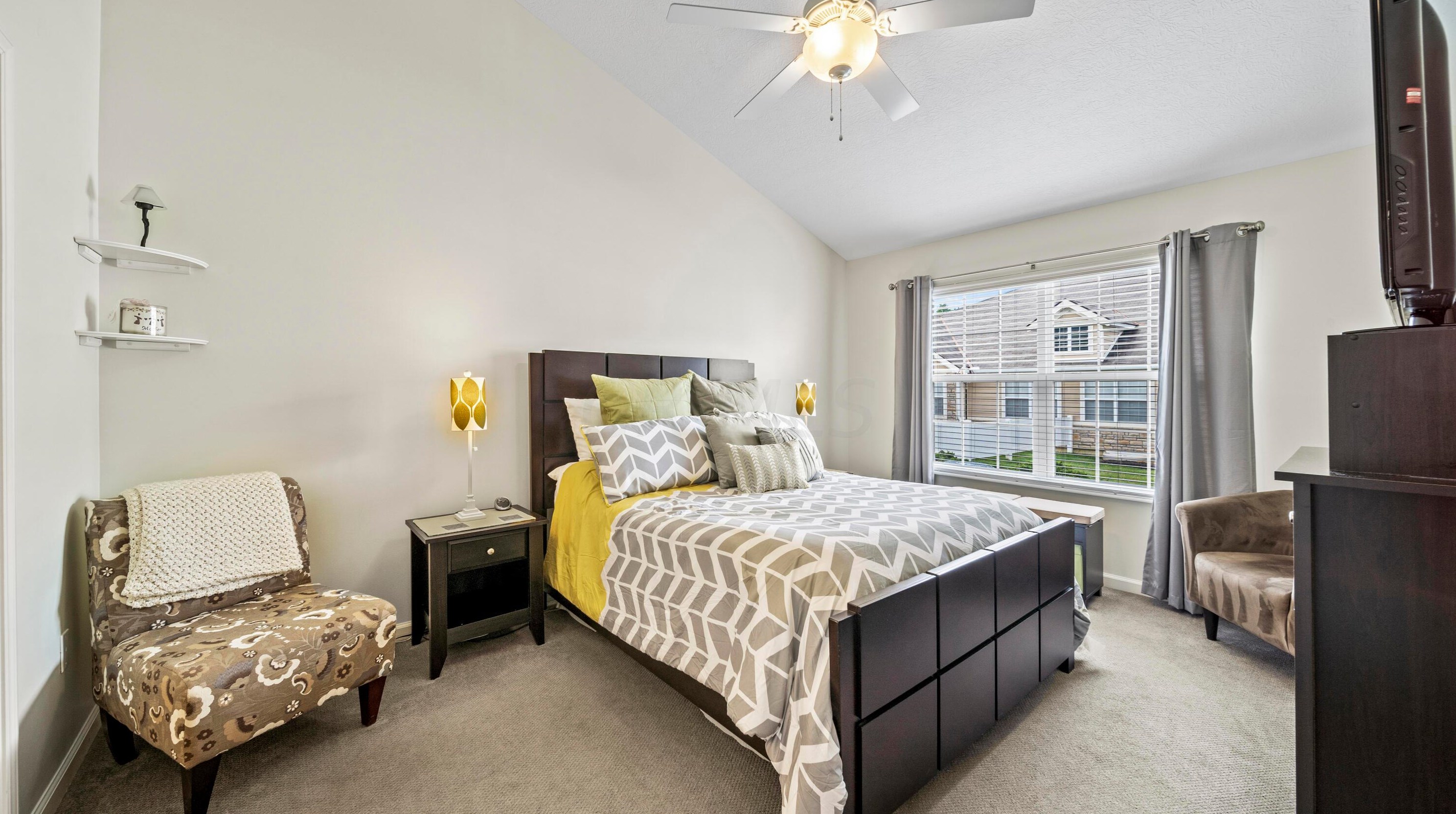 373 Cover Pl, Columbus OH 43235-6452 exterior