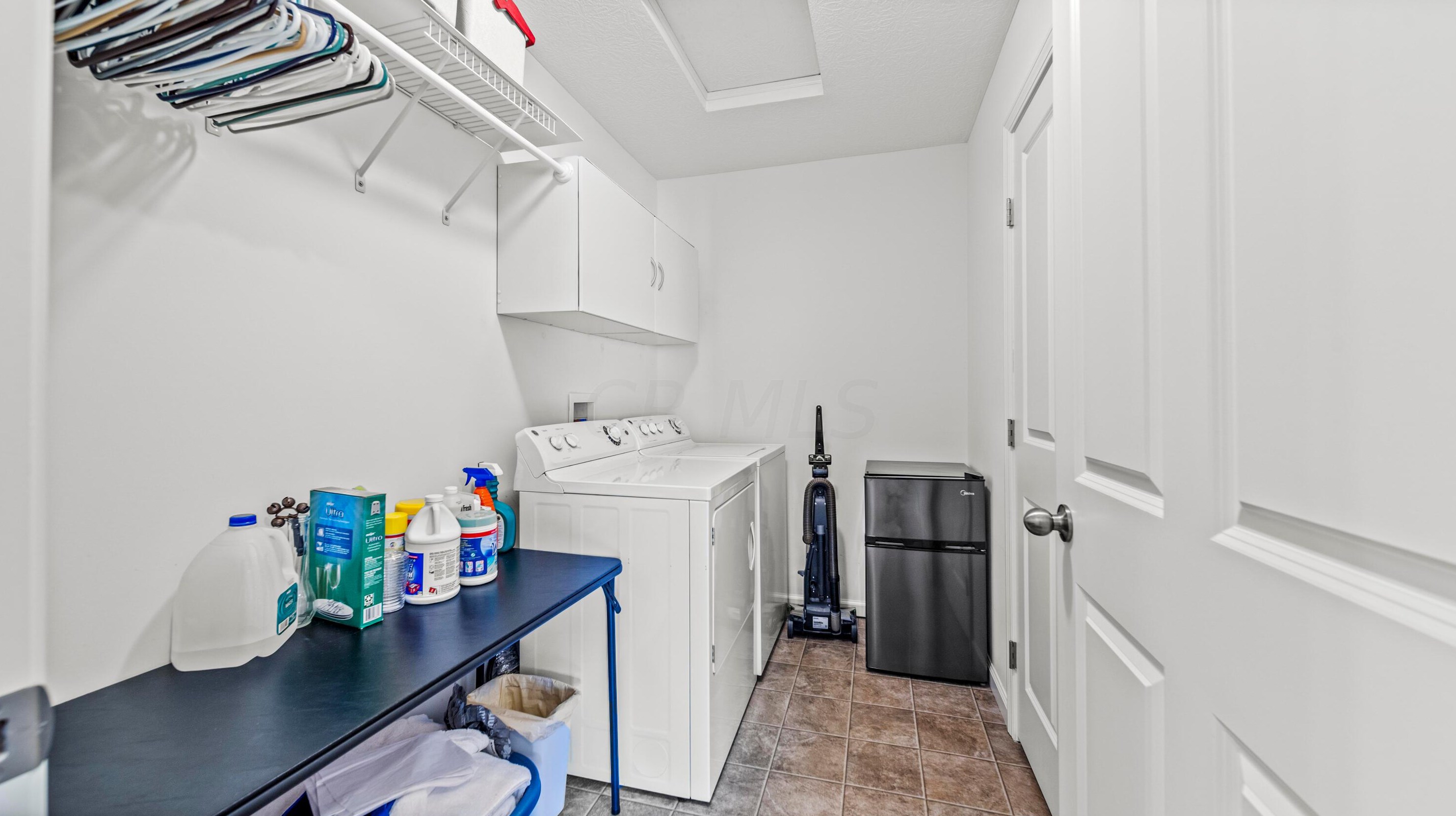 373 Cover Pl, Columbus OH 43235-6452 exterior