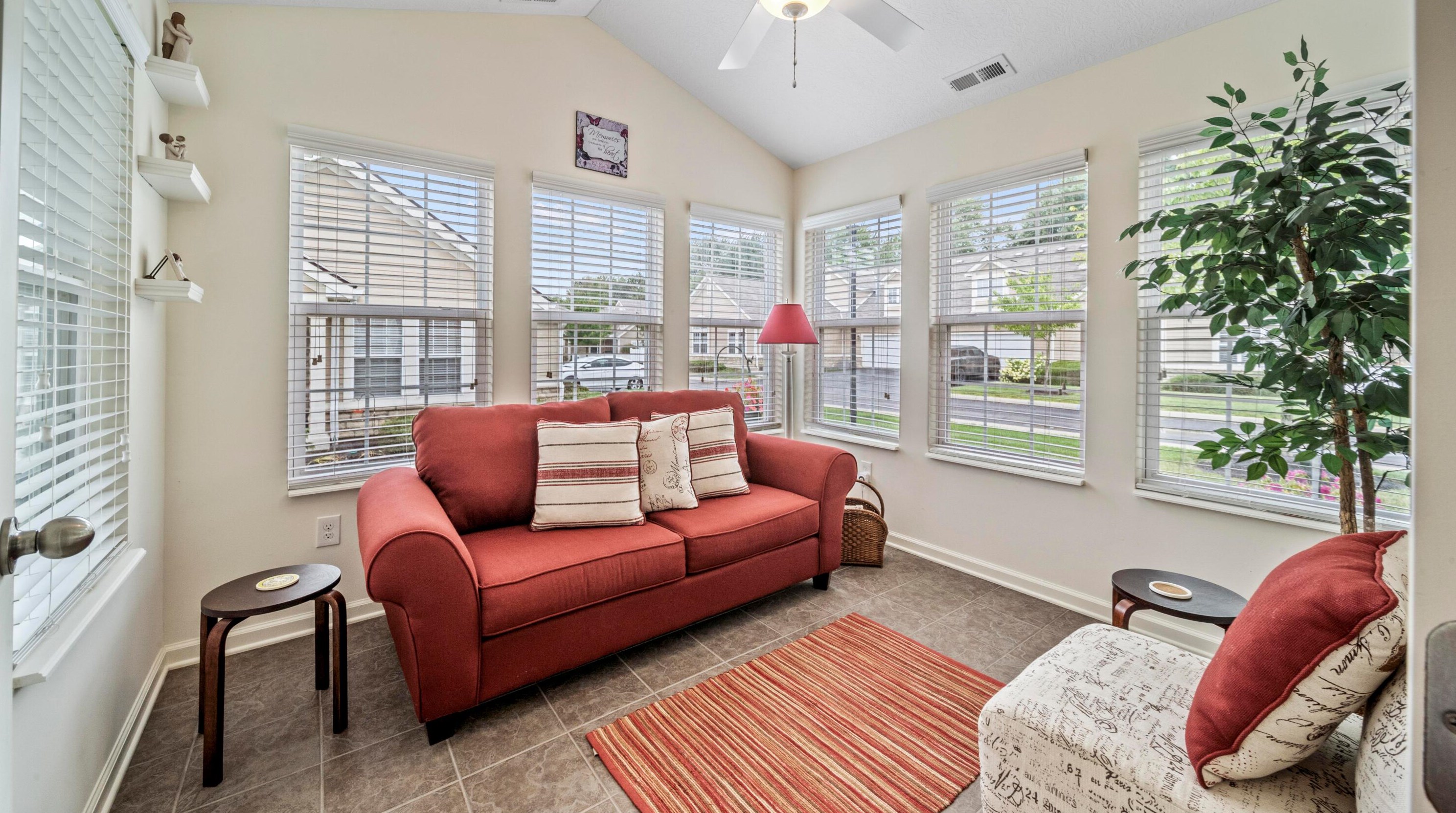 373 Cover Pl, Columbus OH 43235-6452 exterior