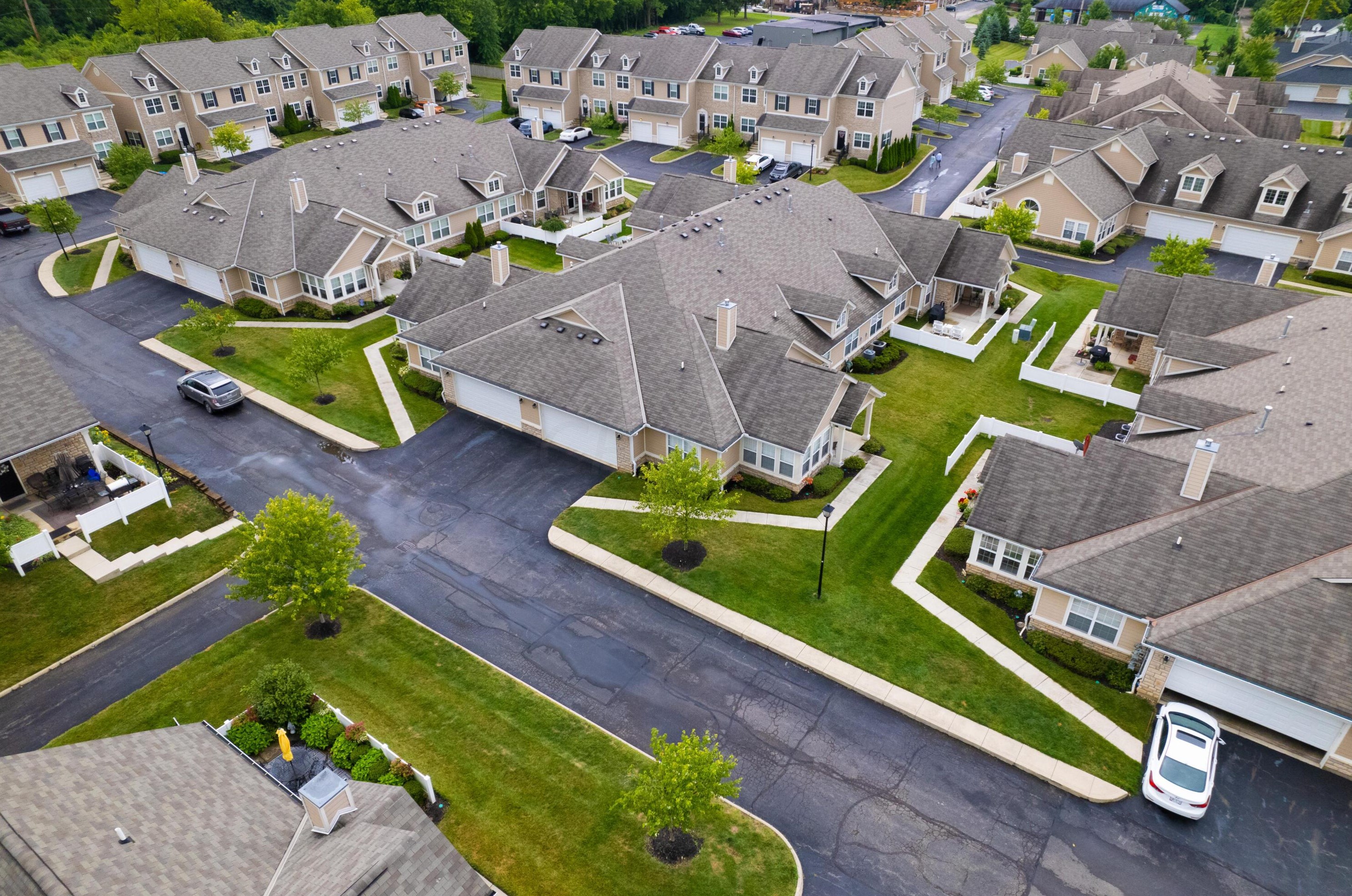 373 Cover Pl, Columbus OH 43235-6452 exterior