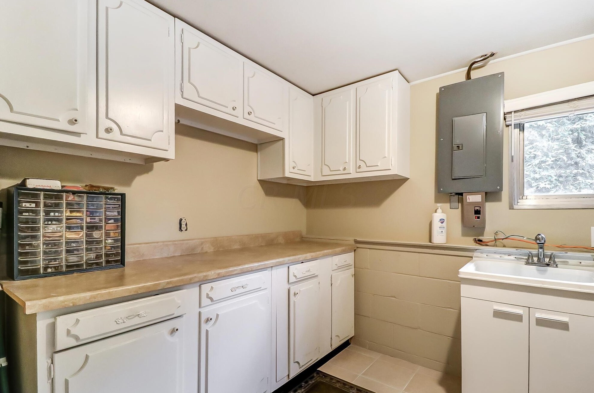 881 Bricker Blvd, Columbus OH 43221-1679 exterior