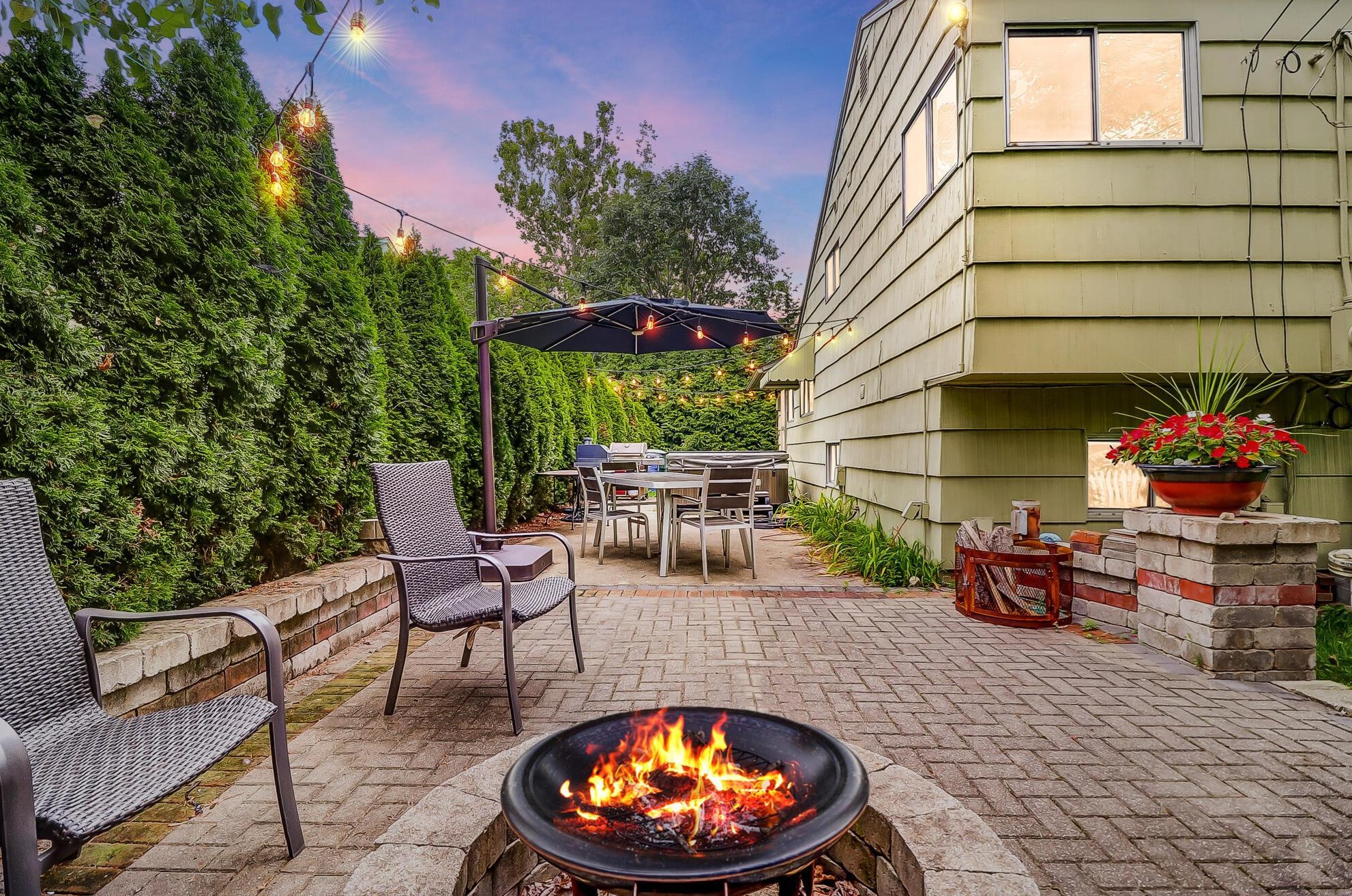 881 Bricker Blvd, Columbus OH 43221-1679 exterior