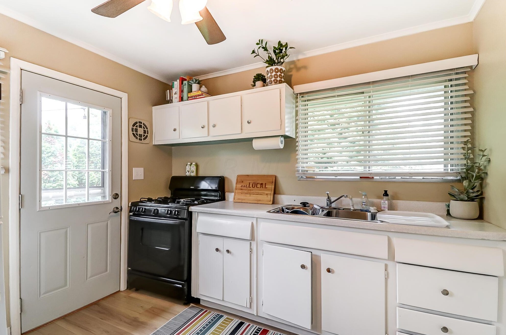 881 Bricker Blvd, Columbus OH 43221-1679 exterior