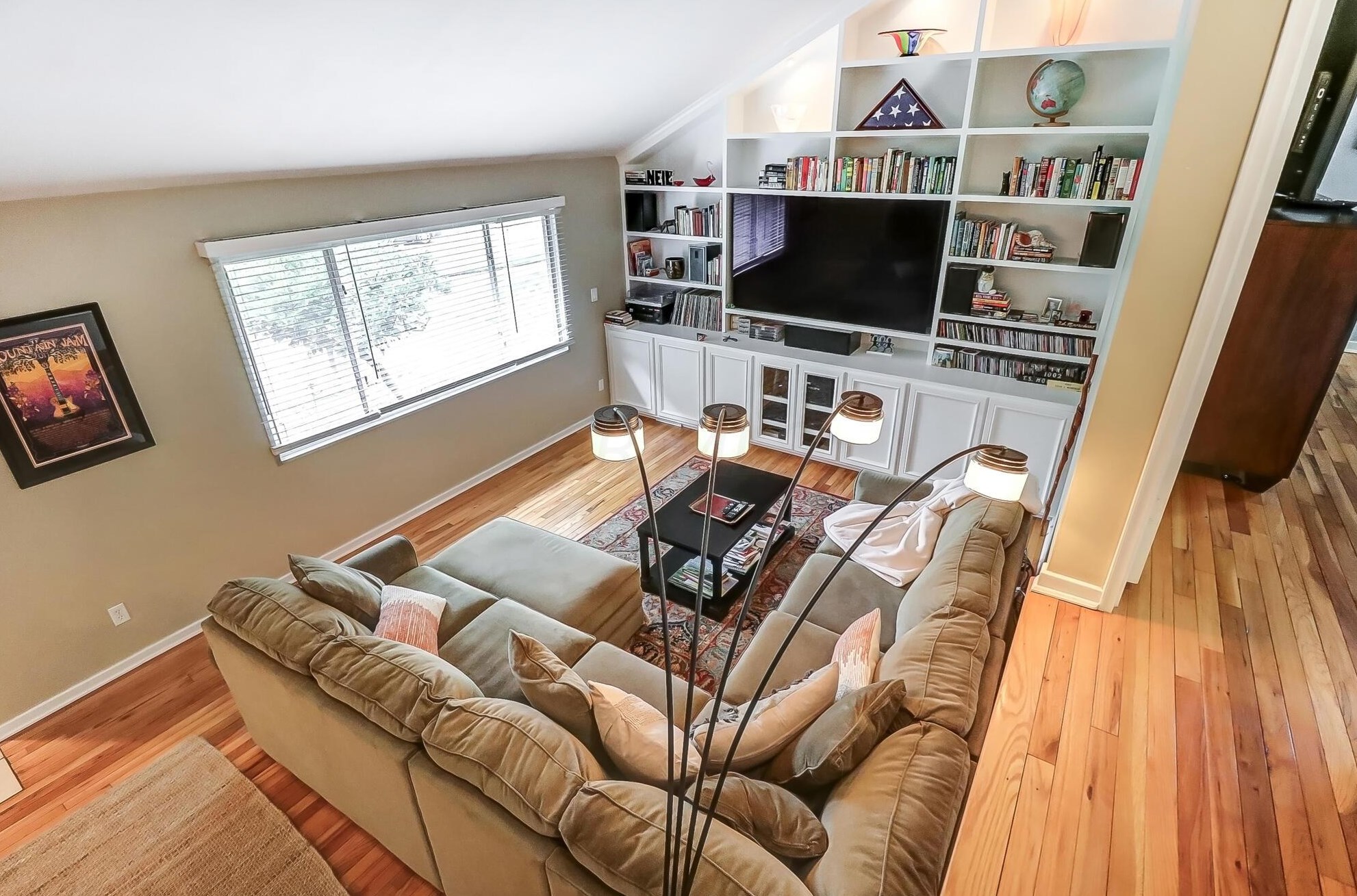 881 Bricker Blvd, Columbus OH 43221-1679 exterior